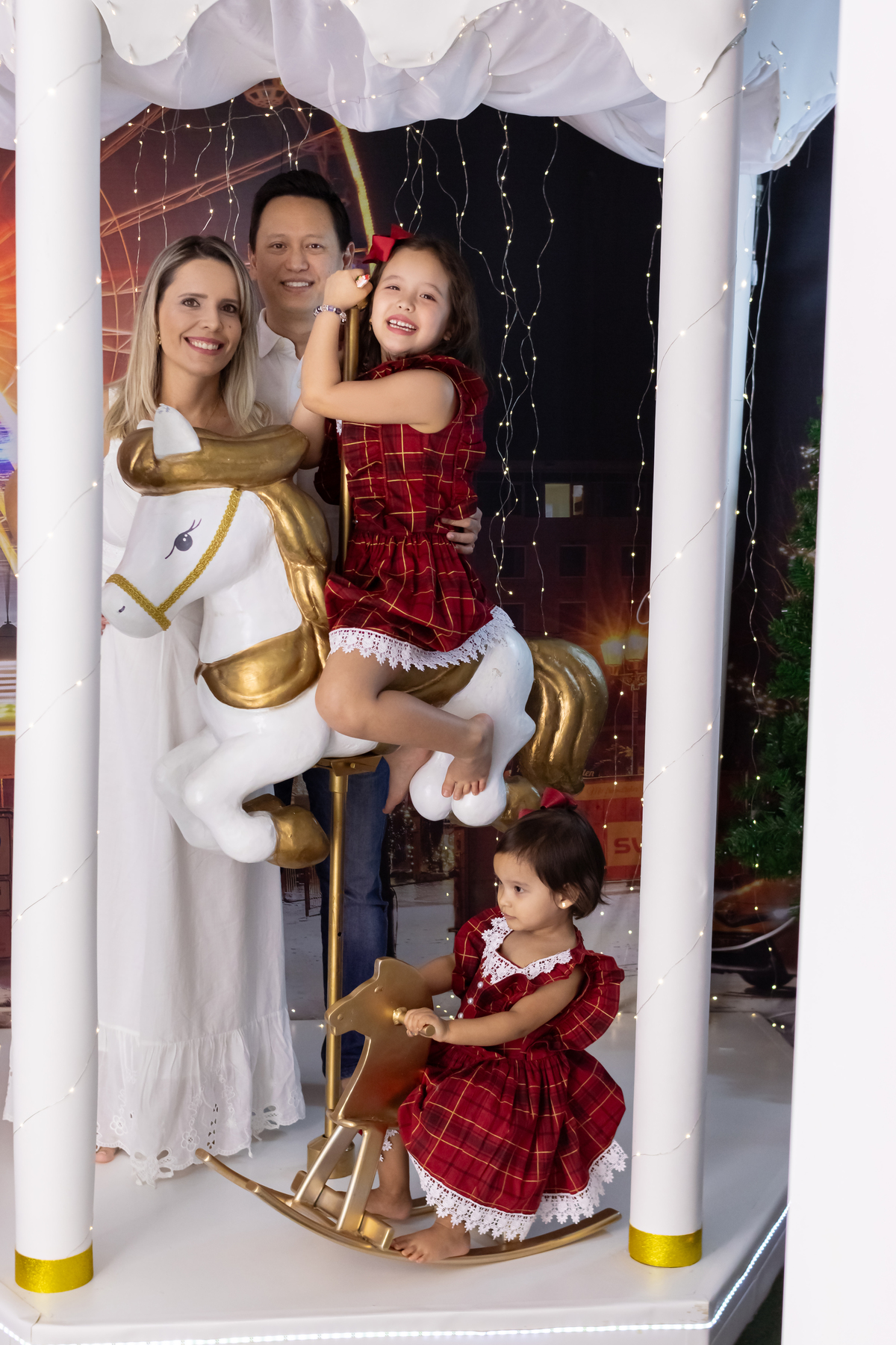 Mini ensaio especial de natal. momento registrado pela fotografa Giscellayne - Gy Fotografia. Fotografo especialista em ensaios de bebes e crianças. ensaio para toda a família de todas as idades