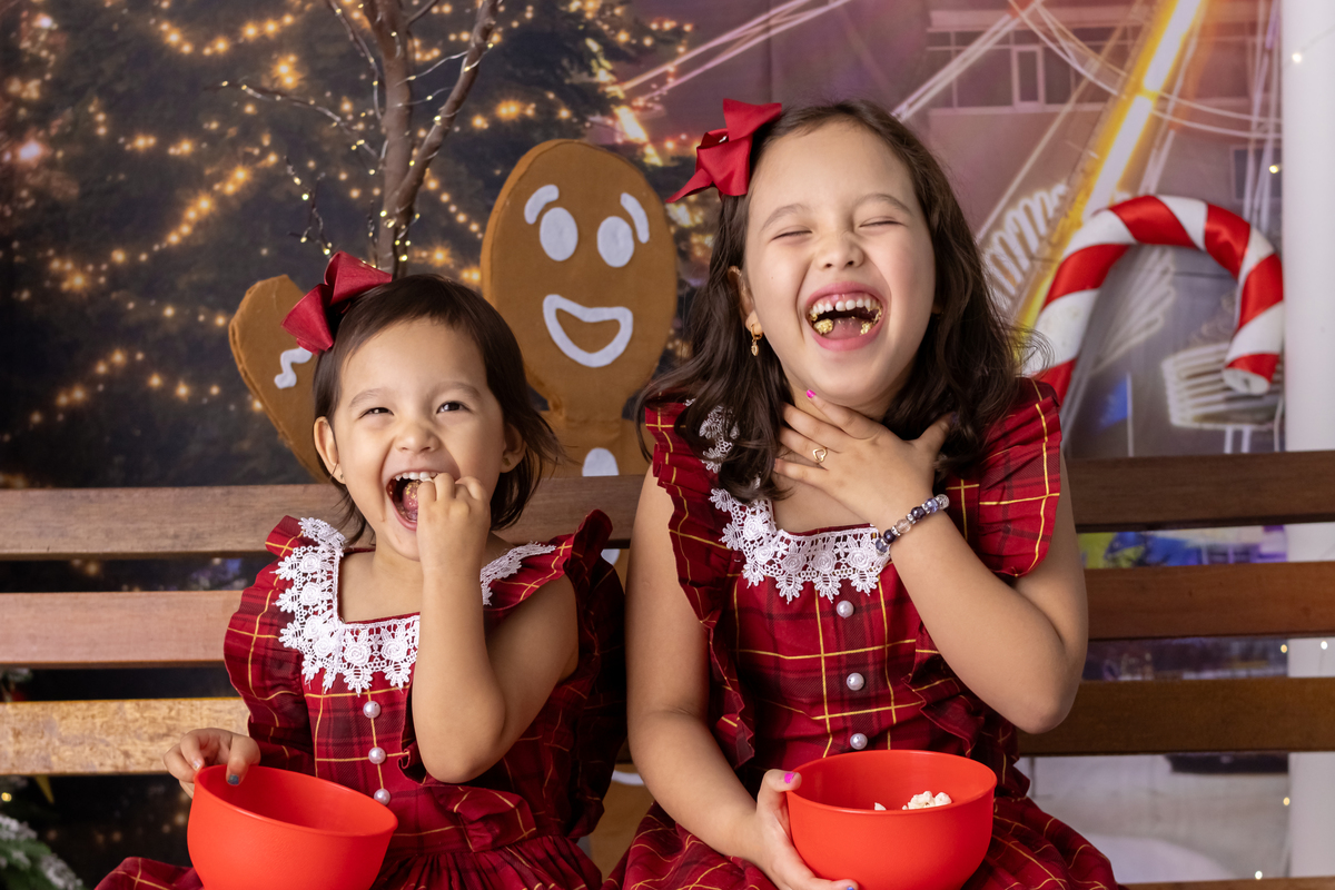 Mini ensaio especial de natal. momento registrado pela fotografa Giscellayne - Gy Fotografia. Fotografo especialista em ensaios de bebes e crianças. ensaio para toda a família de todas as idades