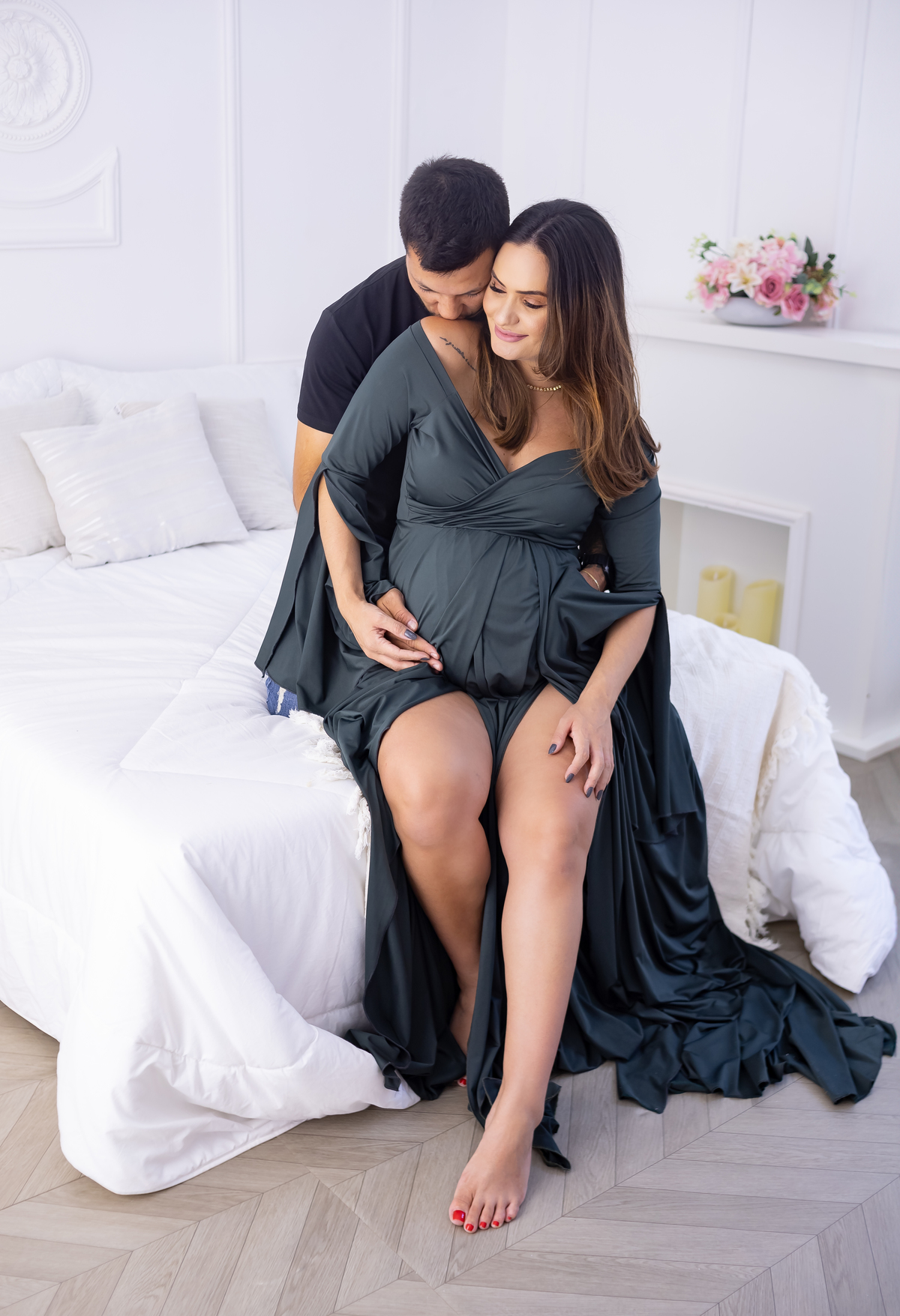 Ensaio de gestante da Priscila Delalibera empresária da loja Pryxx realizada no estúdio Gy fotografia em Londrina. A espera de Francisco.