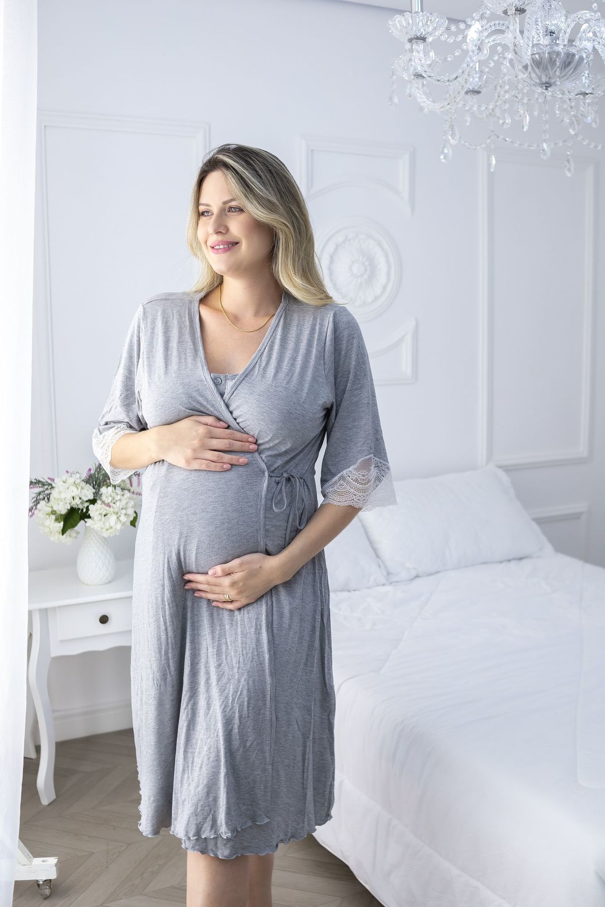 Ensaio de gestante em estúdio. Fotografo em londrina especializado em ensaios de gestantes, familias, bebes e crianças. Momento registrado pela fotografa Giscellayne.