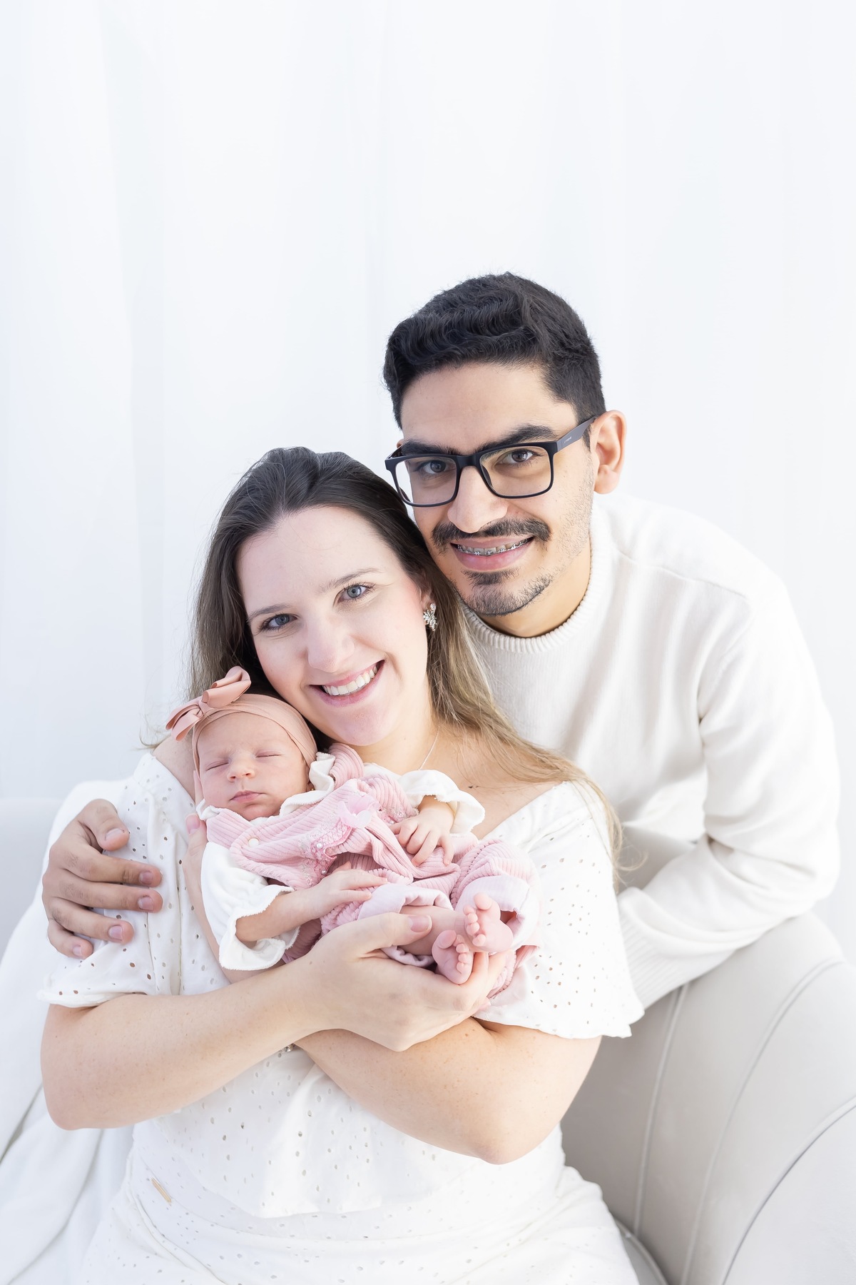 Ensaio de newborn em estudio. Fotografo em londrina especializado em ensaios de bebes e crianças. Momento registrado pela fotografa Giscellayne.
