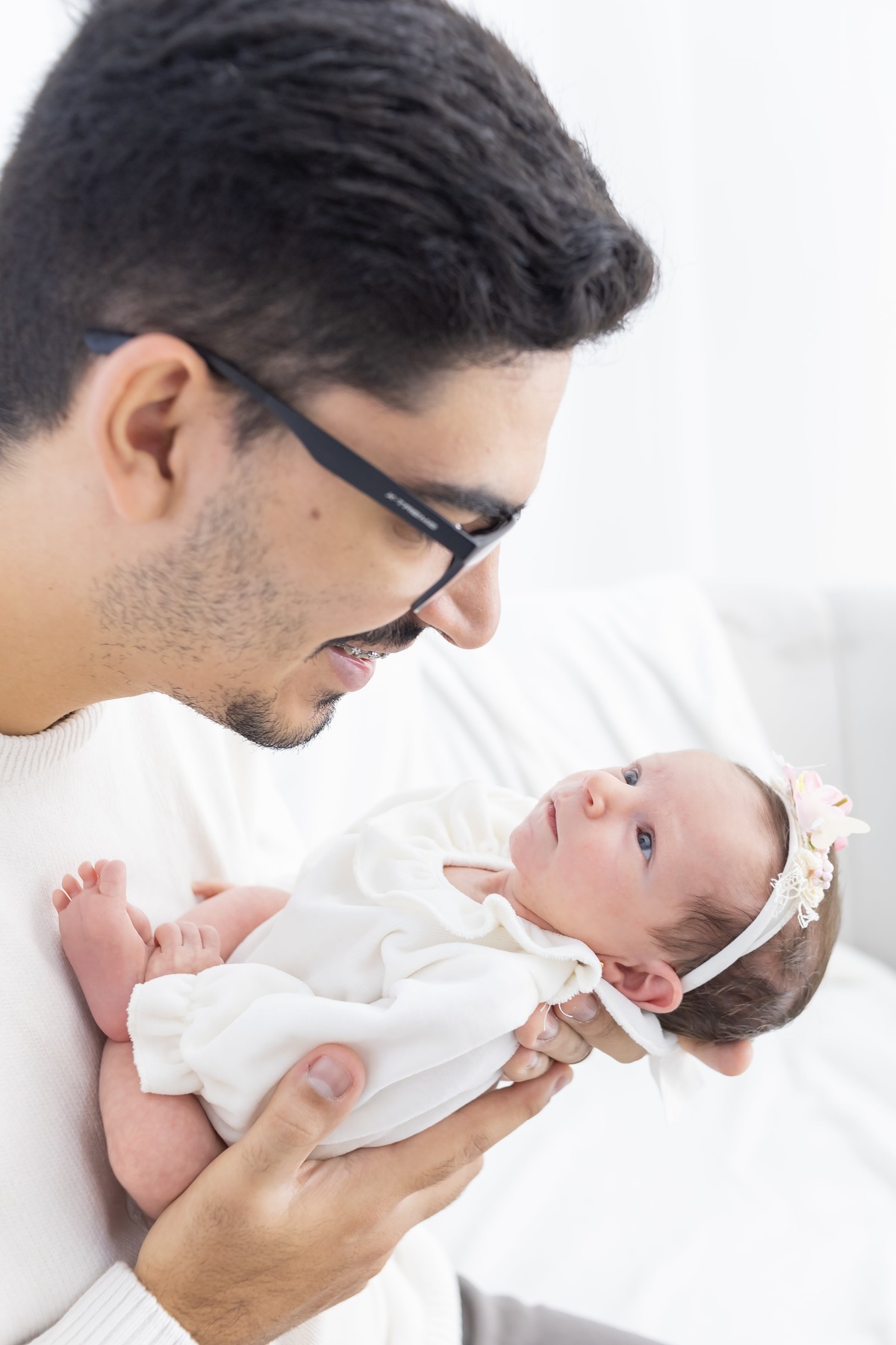 Ensaio de newborn em estudio. Fotografo em londrina especializado em ensaios de bebes e crianças. Momento registrado pela fotografa Giscellayne.