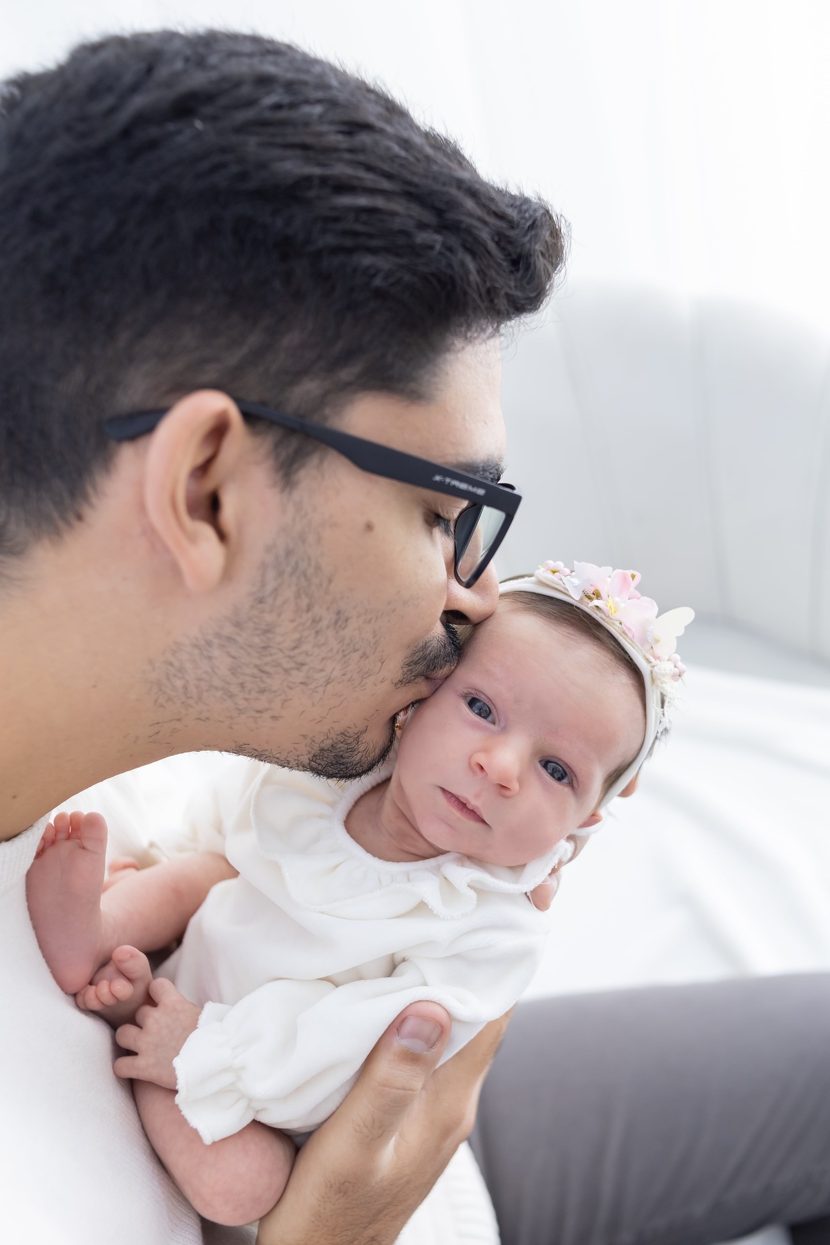 Ensaio de newborn em estudio. Fotografo em londrina especializado em ensaios de bebes e crianças. Momento registrado pela fotografa Giscellayne.
