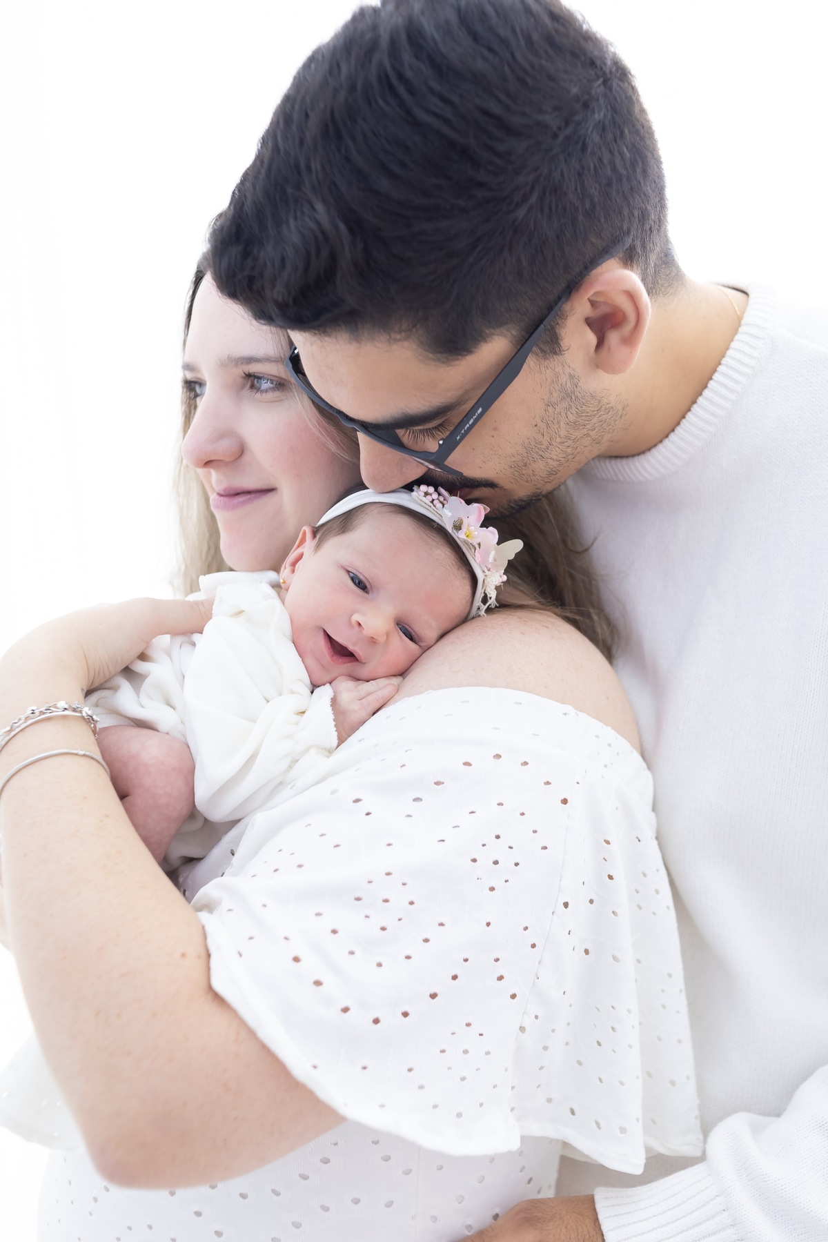 Ensaio de newborn em estudio. Fotografo em londrina especializado em ensaios de bebes e crianças. Momento registrado pela fotografa Giscellayne.