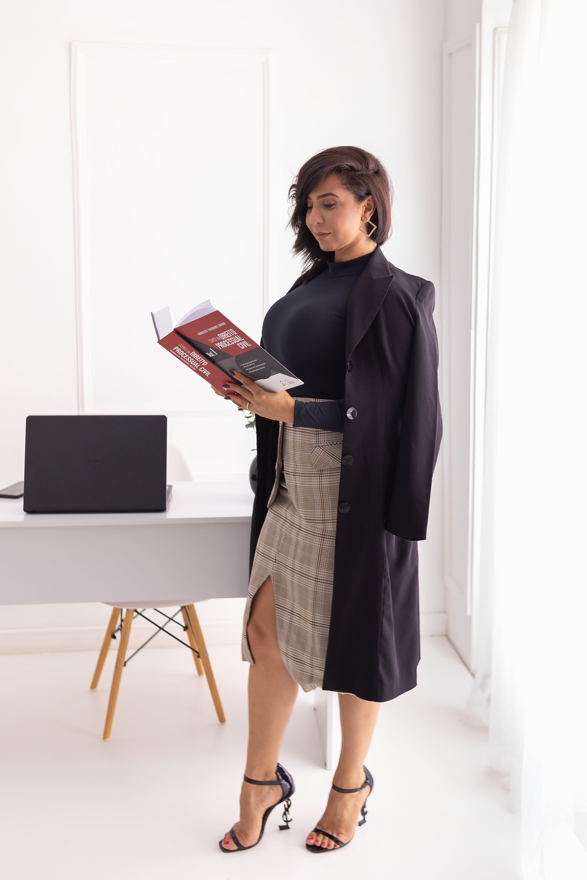 Ensaio de corporativo em estudio. Fotografo em londrina especializado em ensaios de bebes e crianças. Momento registrado pela fotografa Giscellayne