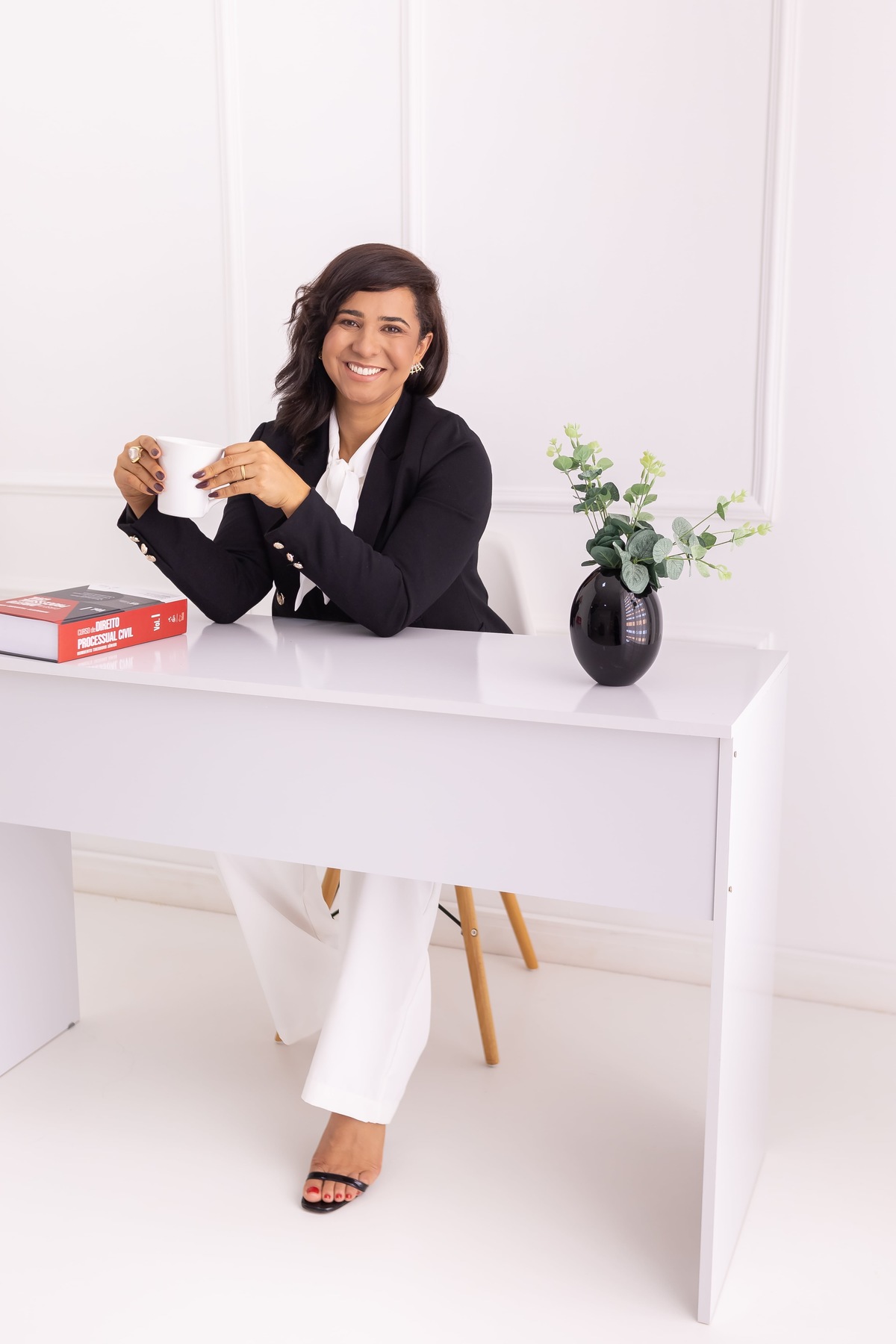 Ensaio de corporativo em estudio. Fotografo em londrina especializado em ensaios de bebes e crianças. Momento registrado pela fotografa Giscellayne