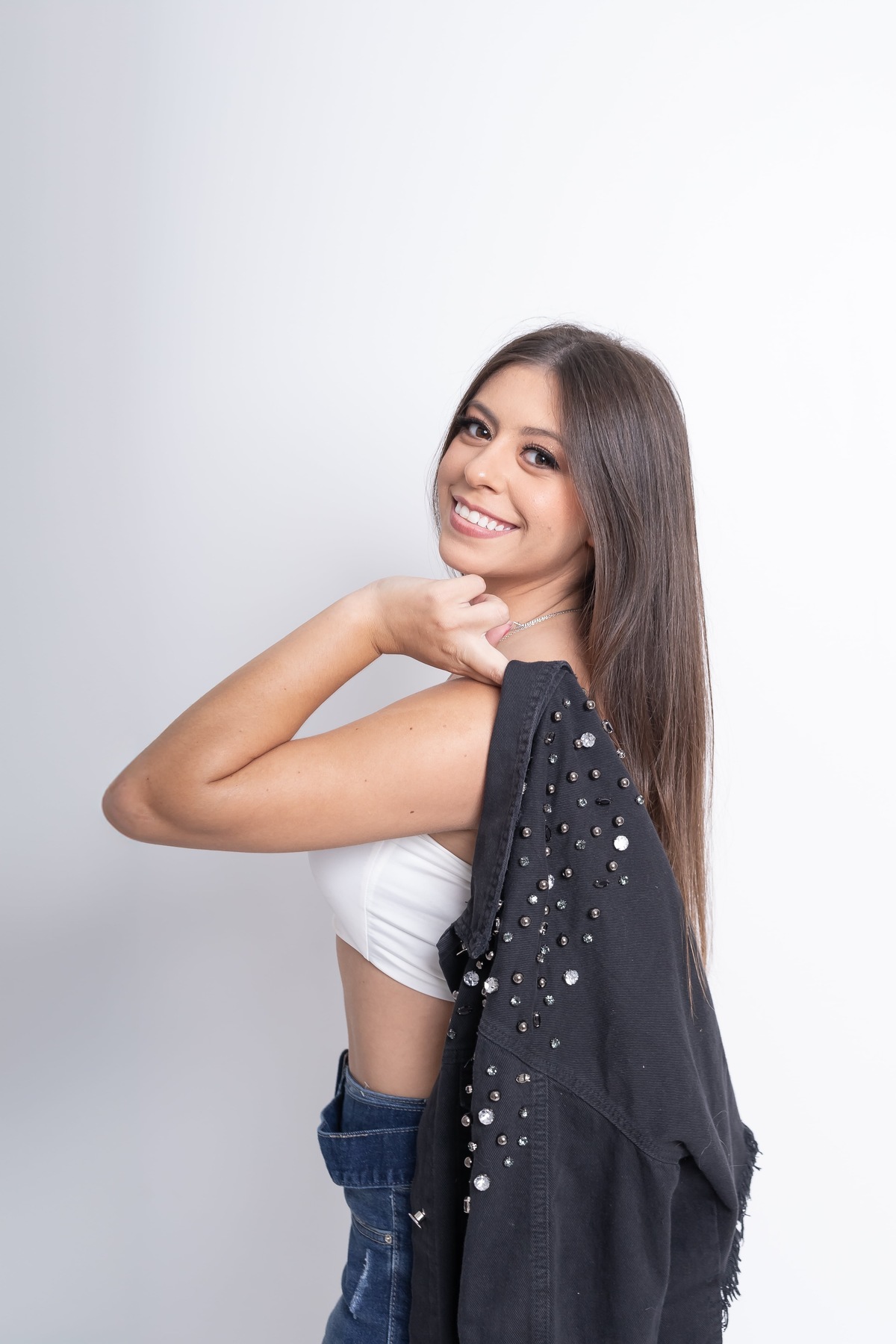 Ensaio feminino em estudio. Fotografo em londrina especializado em ensaios de bebes e crianças. Momento registrado pela fotografa Giscellayne