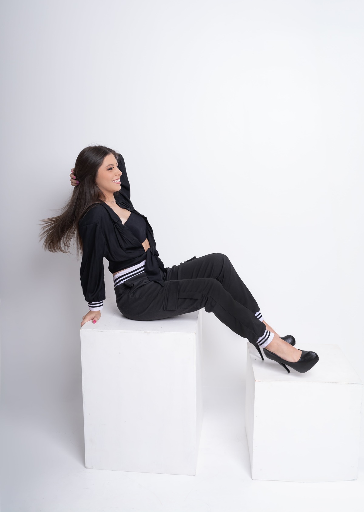 Ensaio feminino em estudio. Fotografo em londrina especializado em ensaios de bebes e crianças. Momento registrado pela fotografa Giscellayne