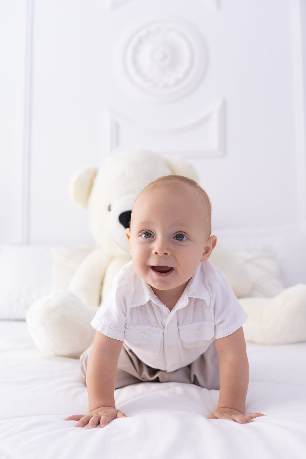 Ensaio Smash the cake em estudio. Fotografo em londrina especializado em ensaios de bebes e crianças. Momento registrado pela fotografa Giscellayne