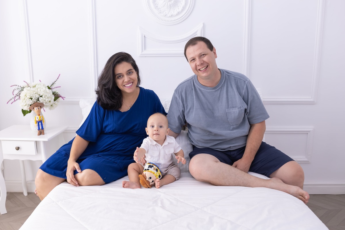 Ensaio Smash the cake em estudio. Fotografo em londrina especializado em ensaios de bebes e crianças. Momento registrado pela fotografa Giscellayne