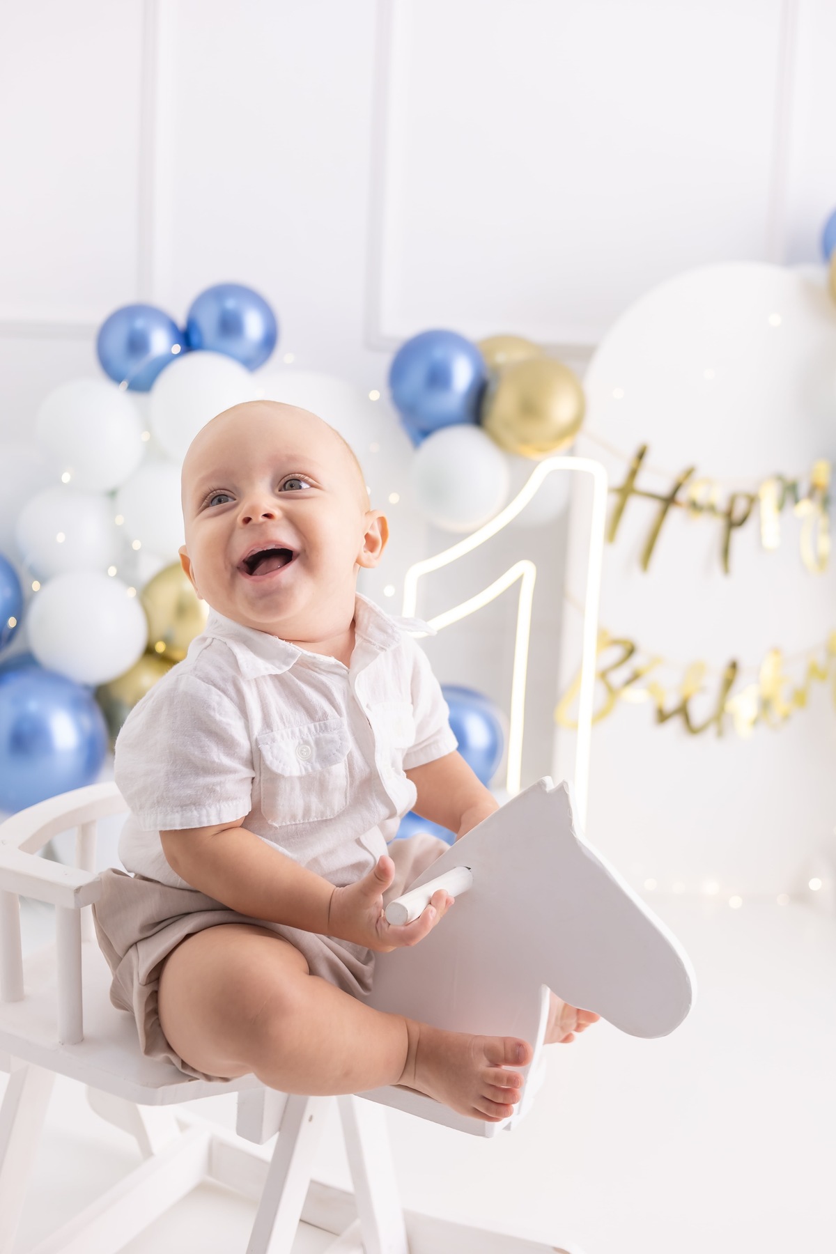 Ensaio Smash the cake em estudio. Fotografo em londrina especializado em ensaios de bebes e crianças. Momento registrado pela fotografa Giscellayne