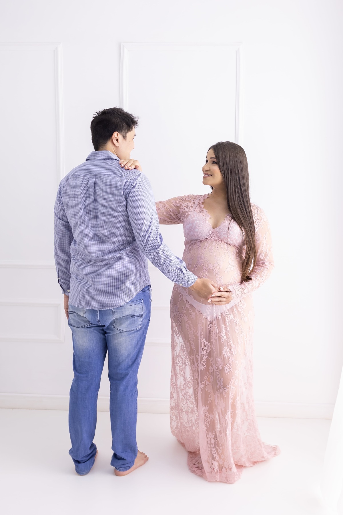 Ensaio de gestante em estudio. Fotografo em londrina especializado em ensaios de bebes e crianças. Momento registrado pela fotografa Giscellayne.