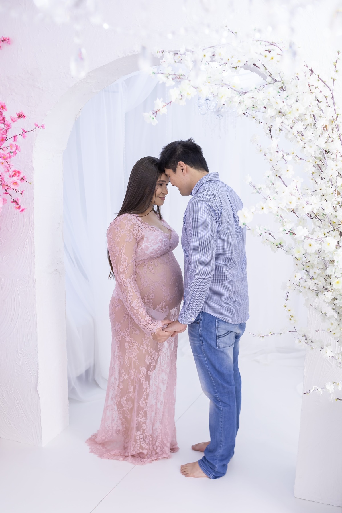 Ensaio de gestante em estudio. Fotografo em londrina especializado em ensaios de bebes e crianças. Momento registrado pela fotografa Giscellayne.