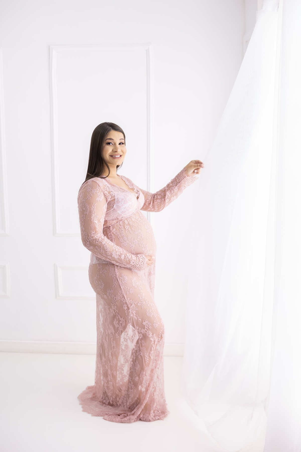 Ensaio de gestante em estudio. Fotografo em londrina especializado em ensaios de bebes e crianças. Momento registrado pela fotografa Giscellayne.