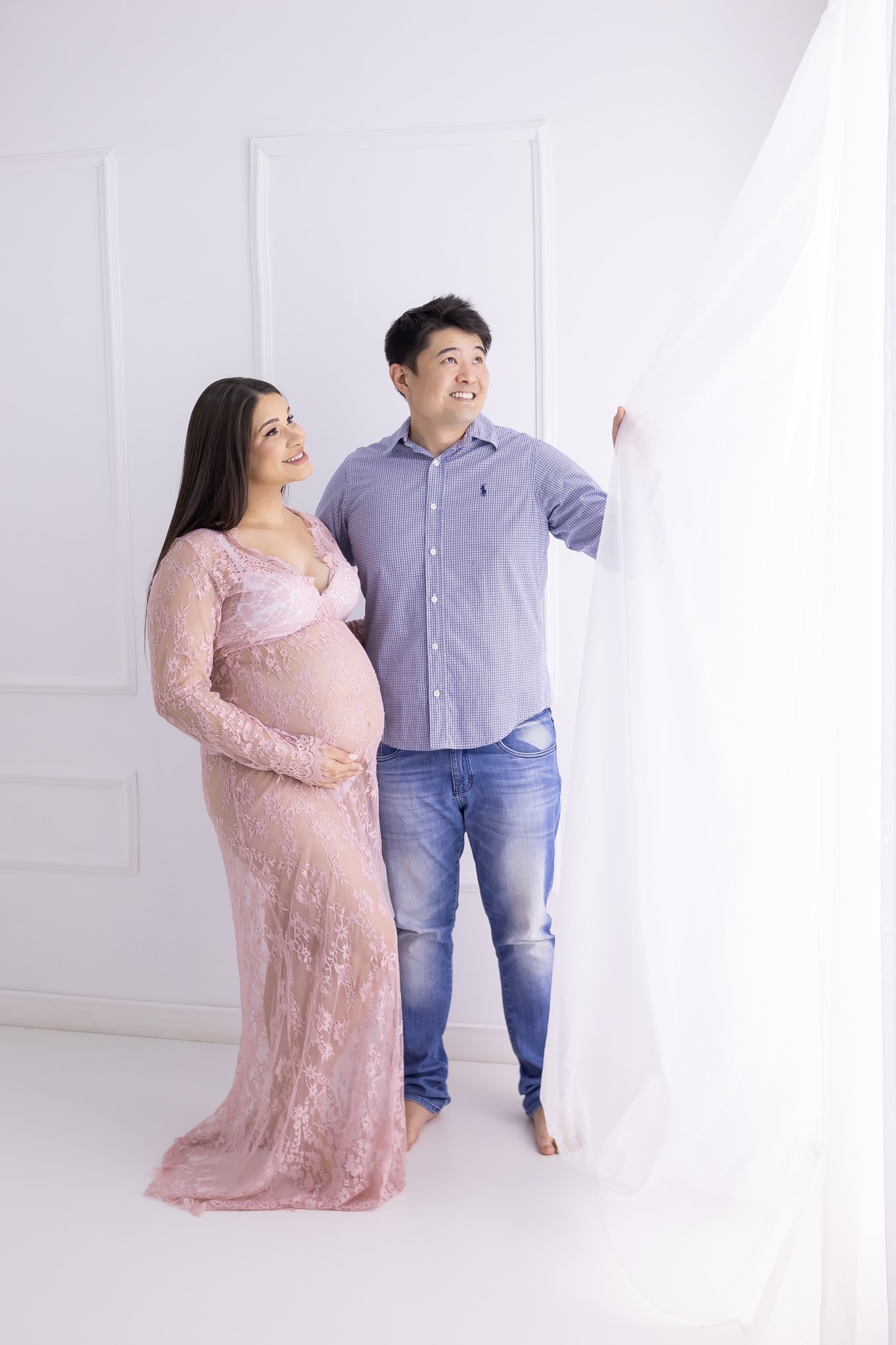 Ensaio de gestante em estudio. Fotografo em londrina especializado em ensaios de bebes e crianças. Momento registrado pela fotografa Giscellayne.