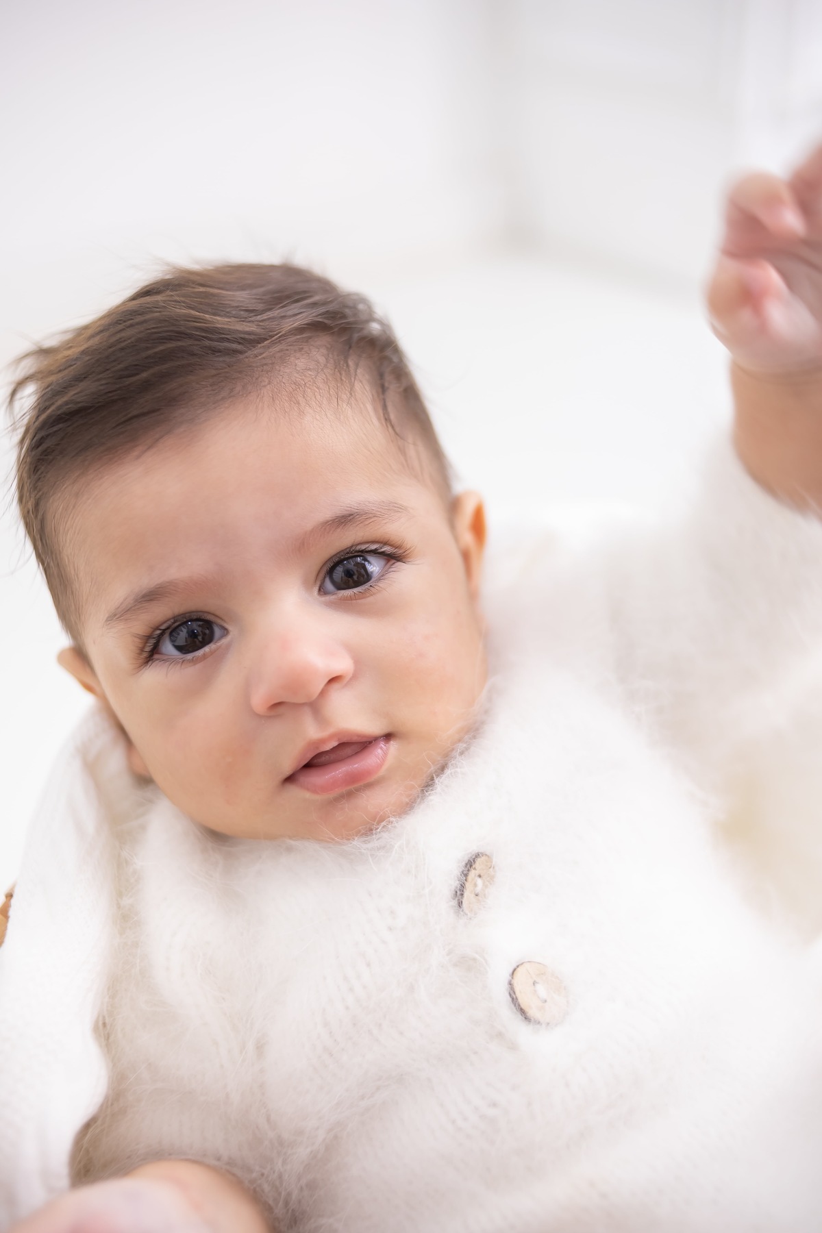 Ensaio de acompanhamento em estudio. Fotografo em londrina especializado em ensaios de bebes e crianças. Momento registrado pela fotografa Giscellayne.