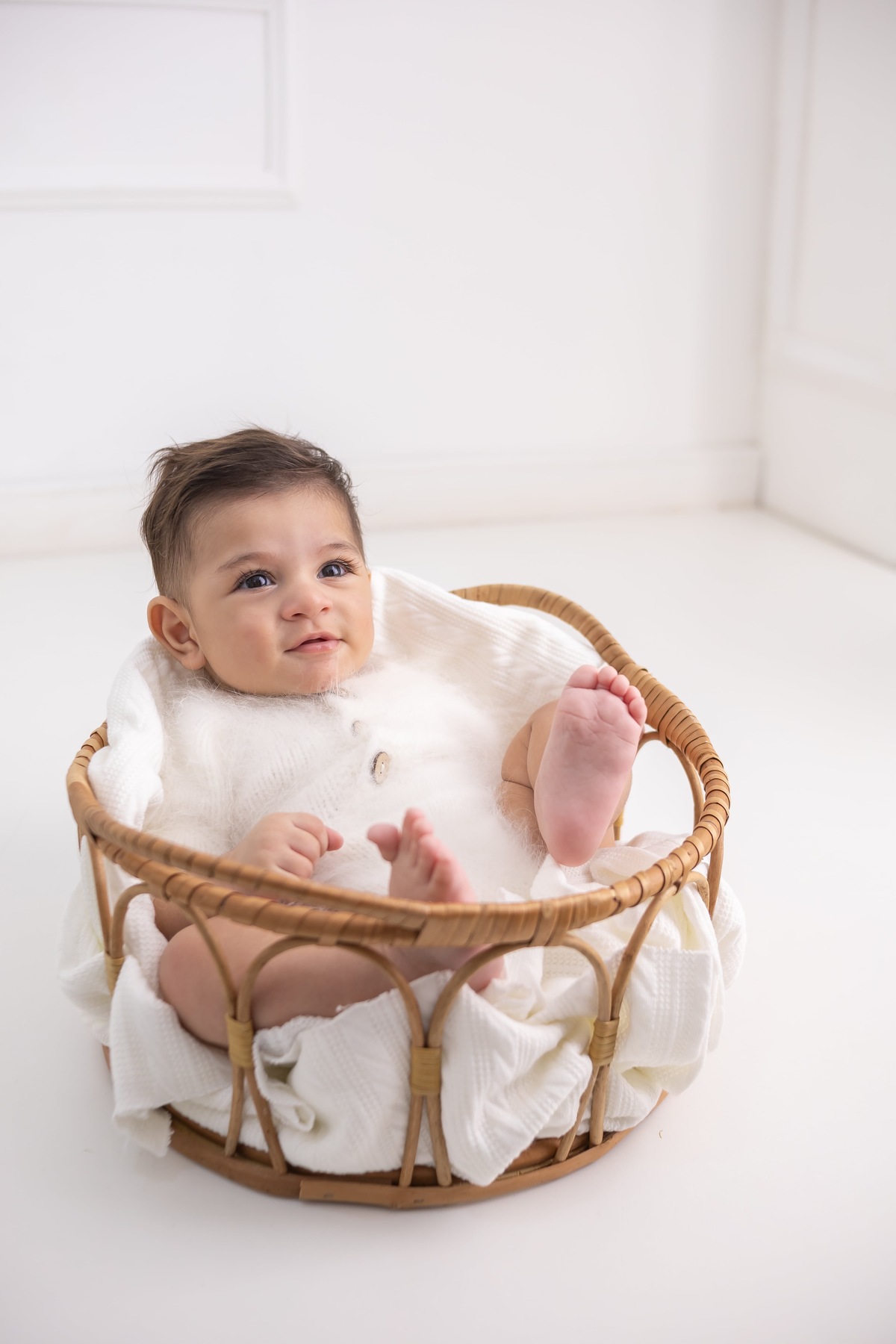 Ensaio de acompanhamento em estudio. Fotografo em londrina especializado em ensaios de bebes e crianças. Momento registrado pela fotografa Giscellayne.