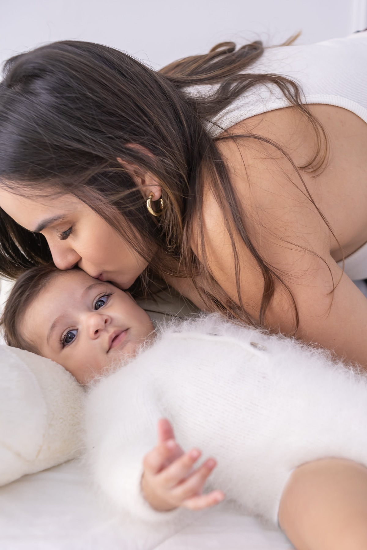 Ensaio de acompanhamento em estudio. Fotografo em londrina especializado em ensaios de bebes e crianças. Momento registrado pela fotografa Giscellayne.