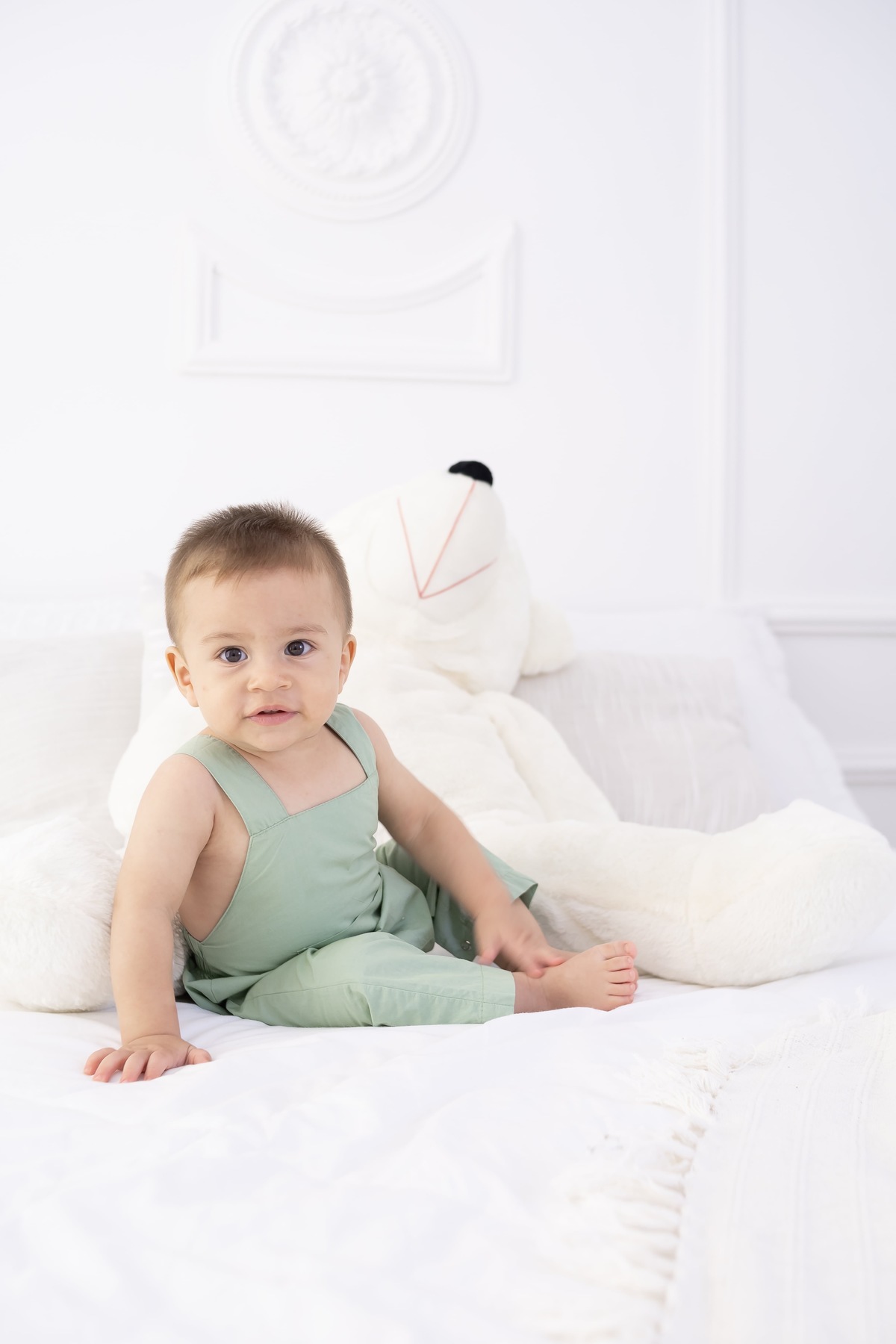 Ensaio de Smash the cake em estudio. Fotografo em londrina especializado em ensaios de bebes e crianças. Momento registrado pela fotografa Giscellayne.