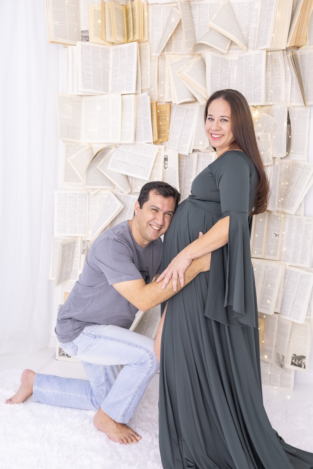 Ensaio de gestante em estudio. Fotografo em londrina especializado em ensaios de bebes e crianças. Momento registrado pela fotografa Giscellayne.