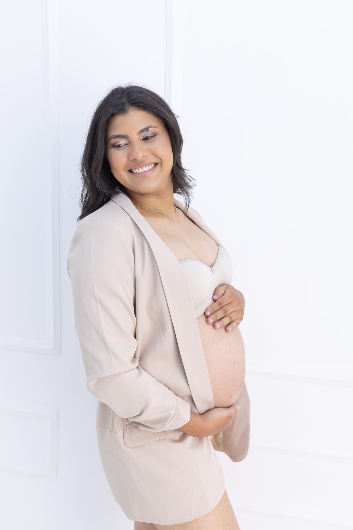 Ensaio de gestante em estudio. Fotografo em londrina especializado em ensaios de bebes e crianças. Momento registrado pela fotografa Giscellayne.