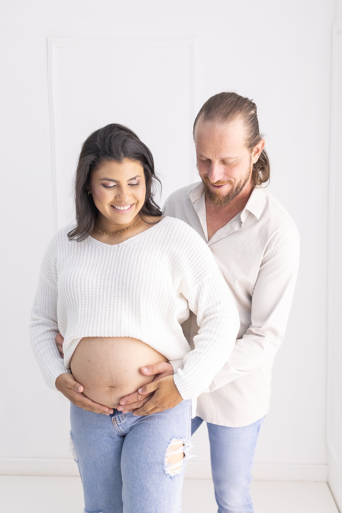 Ensaio de gestante em estudio. Fotografo em londrina especializado em ensaios de bebes e crianças. Momento registrado pela fotografa Giscellayne.