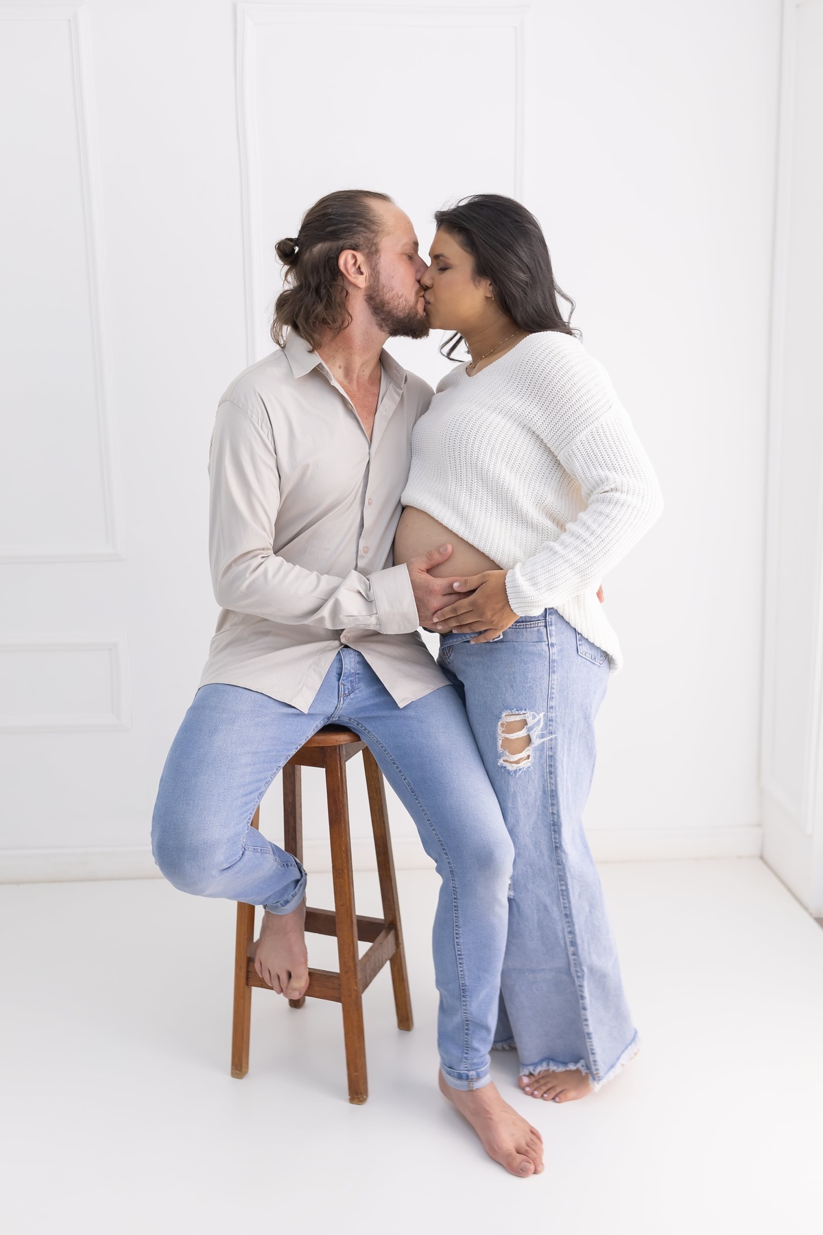 Ensaio de gestante em estudio. Fotografo em londrina especializado em ensaios de bebes e crianças. Momento registrado pela fotografa Giscellayne.