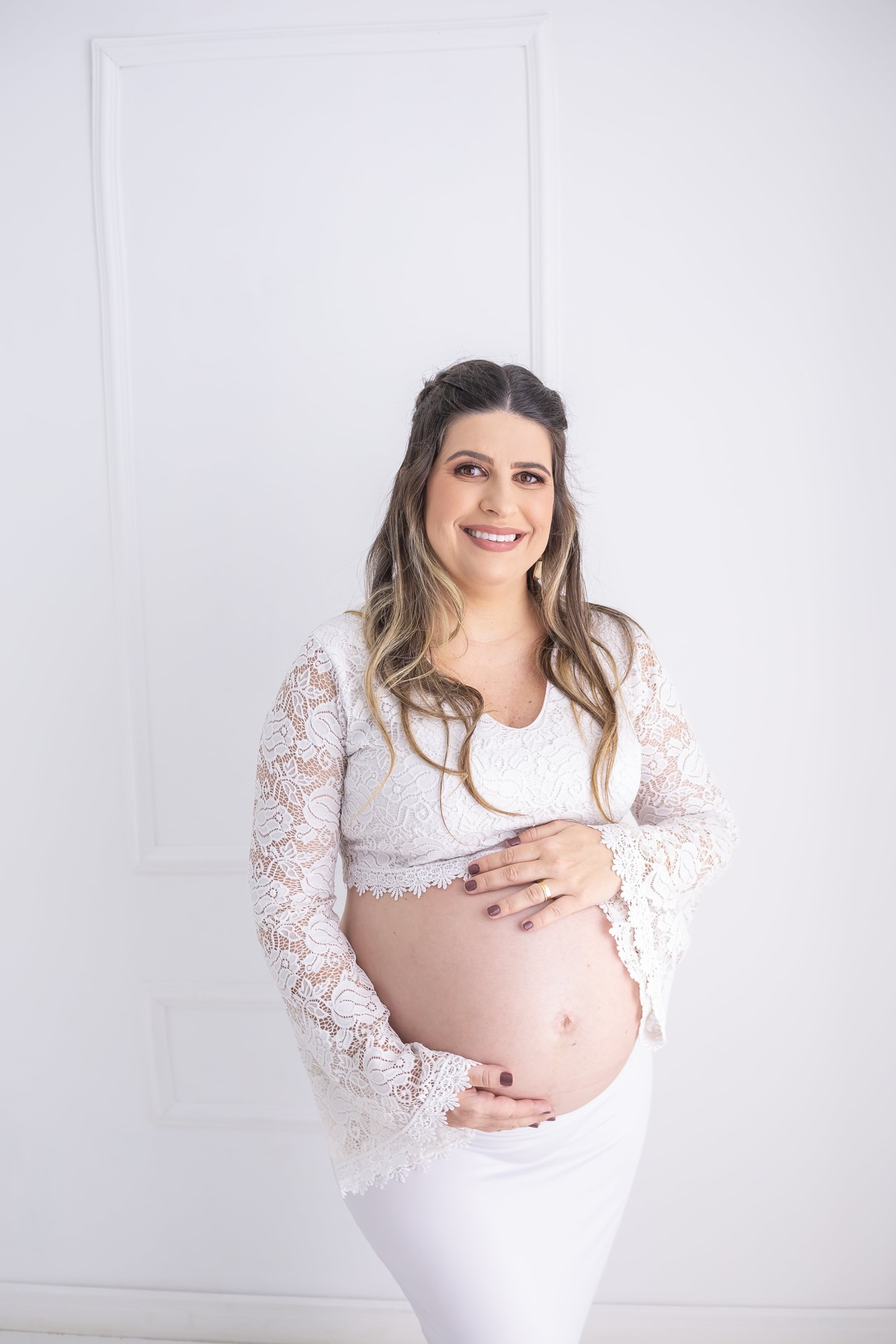 Ensaio de gestante em estudio. Fotografo em londrina especializado em ensaios de bebes e crianças. Momento registrado pela fotografa Giscellayne