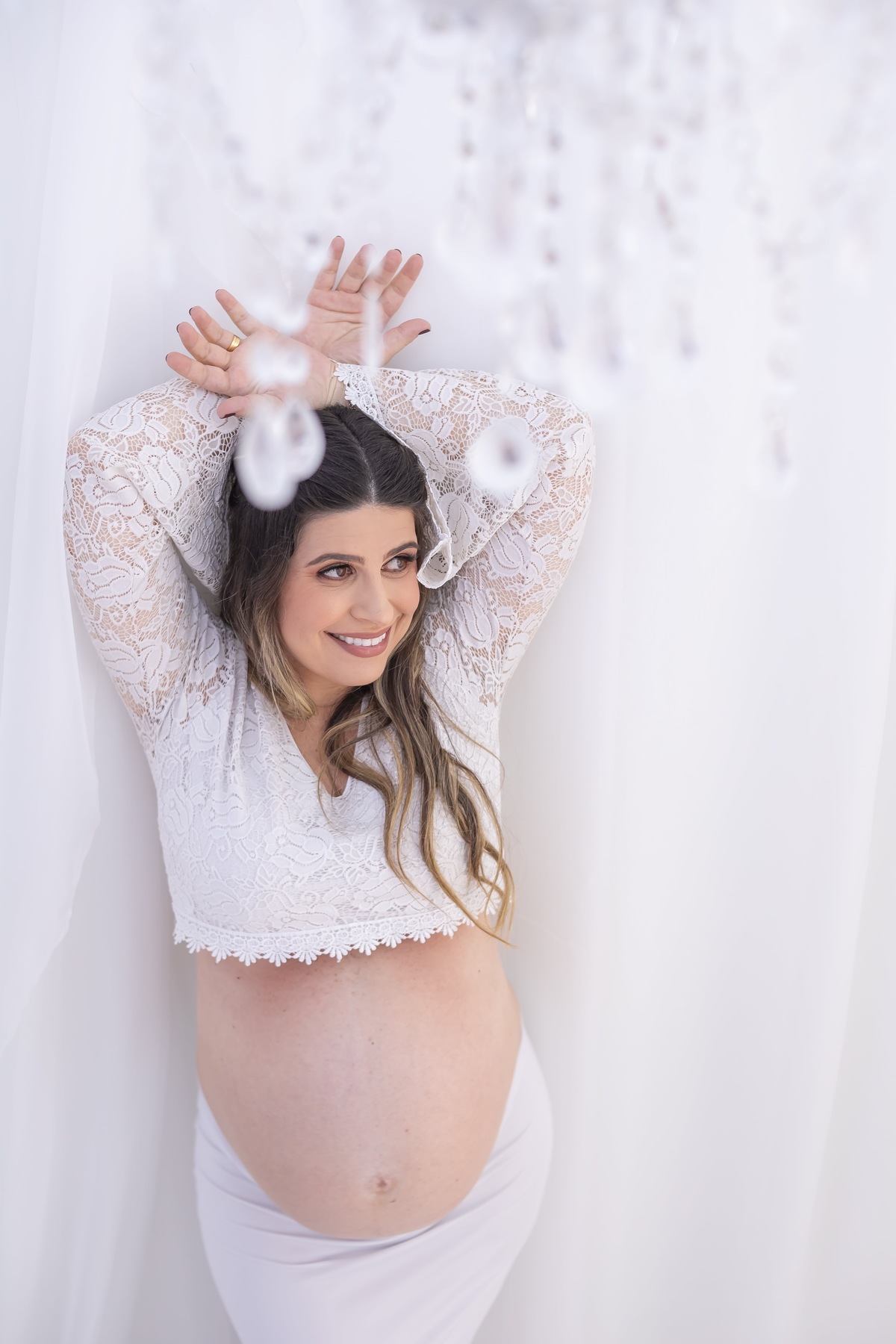 Ensaio de gestante em estudio. Fotografo em londrina especializado em ensaios de bebes e crianças. Momento registrado pela fotografa Giscellayne