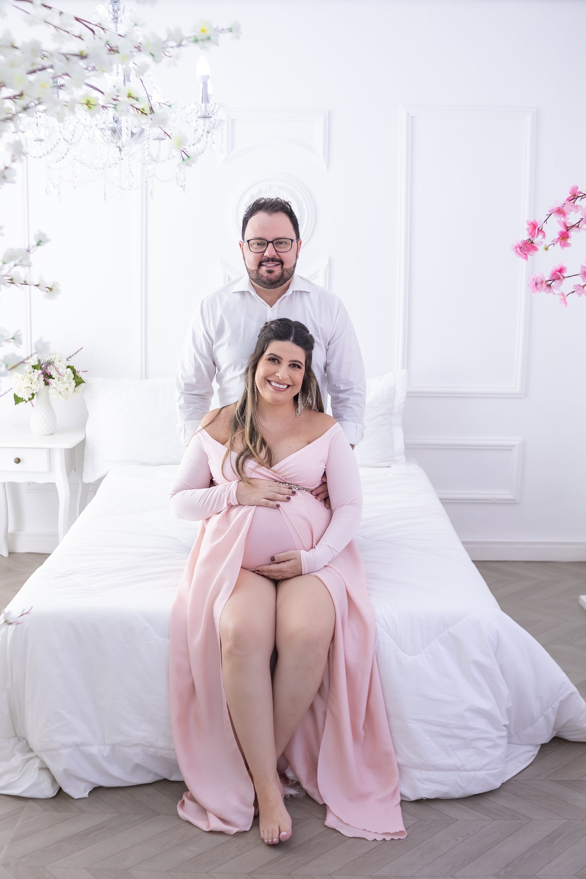 Ensaio de gestante em estudio. Fotografo em londrina especializado em ensaios de bebes e crianças. Momento registrado pela fotografa Giscellayne