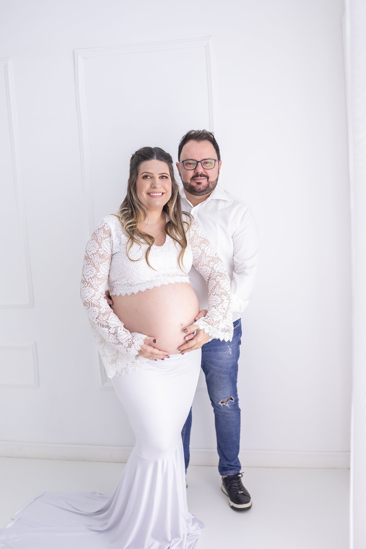 Ensaio de gestante em estudio. Fotografo em londrina especializado em ensaios de bebes e crianças. Momento registrado pela fotografa Giscellayne