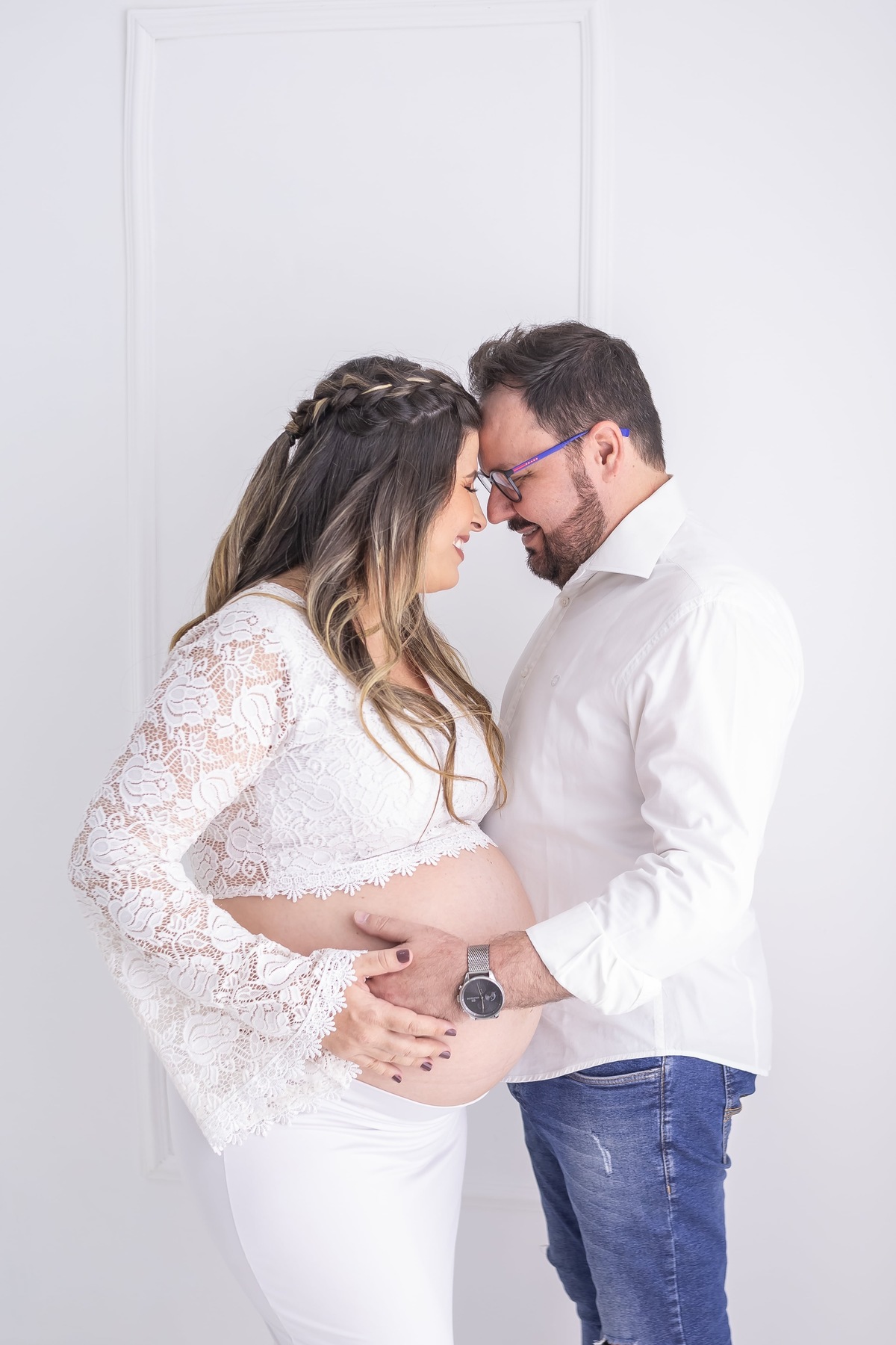 Ensaio de gestante em estudio. Fotografo em londrina especializado em ensaios de bebes e crianças. Momento registrado pela fotografa Giscellayne