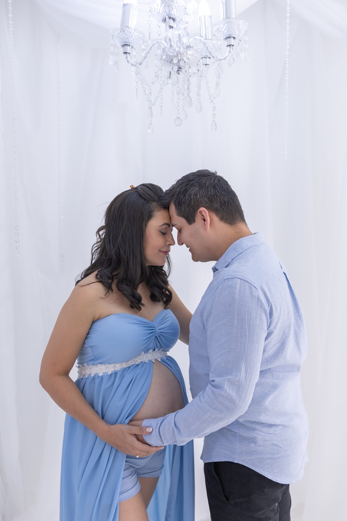 Ensaio de gestante em estudio. Fotografo em londrina especializado em ensaios de bebes e crianças. Momento registrado pela fotografa Giscellayne.