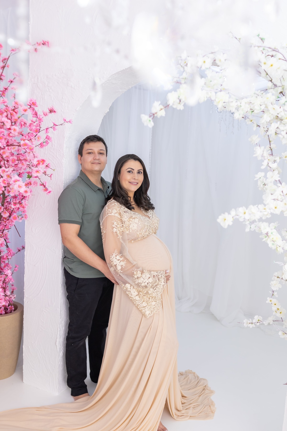 Ensaio de gestante em estudio. Fotografo em londrina especializado em ensaios de bebes e crianças. Momento registrado pela fotografa Giscellayne.