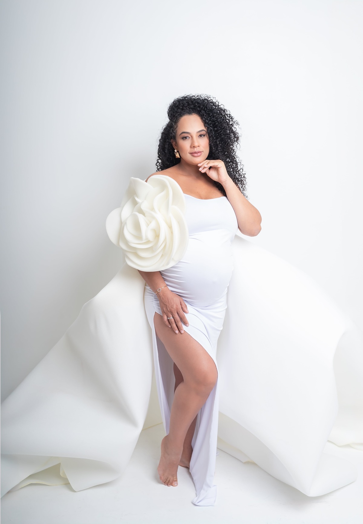 Ensaio de gestante em estudio. Fotografo em londrina especializado em ensaios de bebes e crianças. Momento registrado pela fotografa Giscellayne.