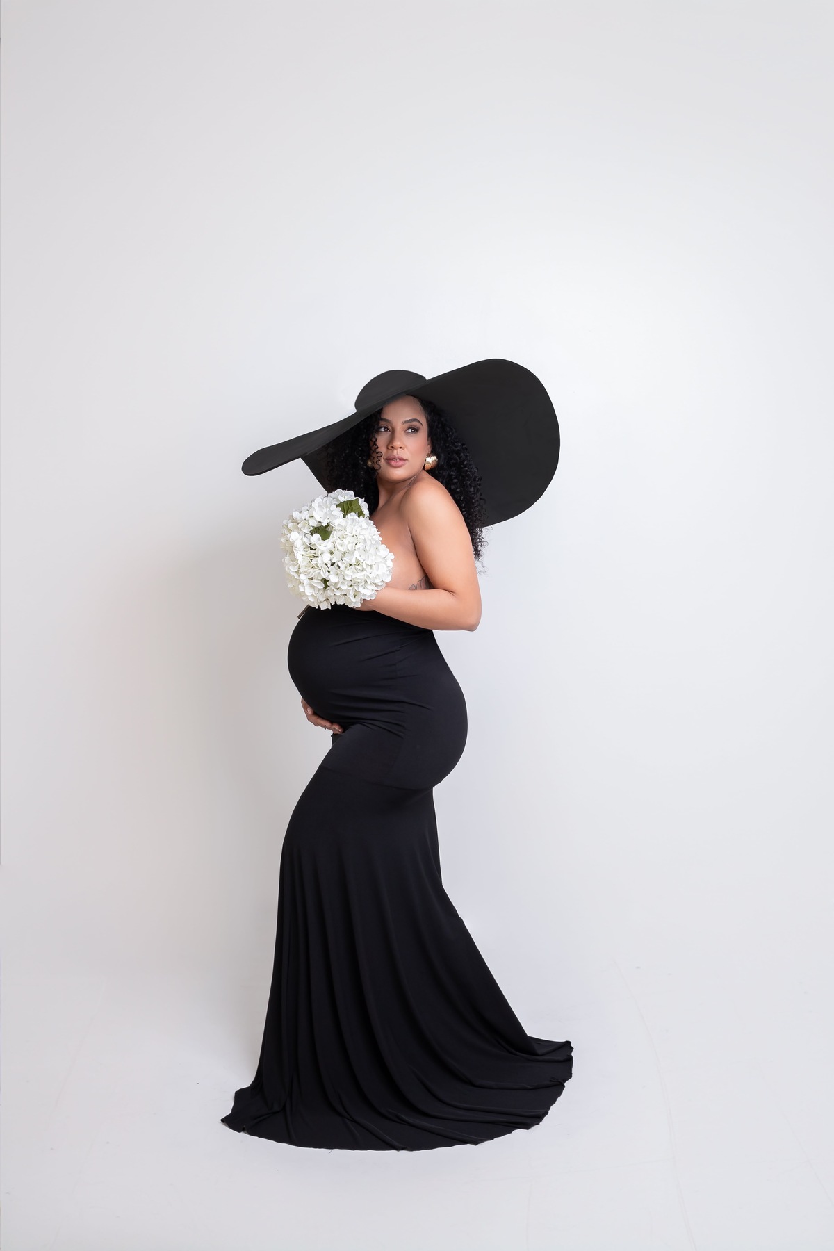 Ensaio de gestante em estudio. Fotografo em londrina especializado em ensaios de bebes e crianças. Momento registrado pela fotografa Giscellayne.