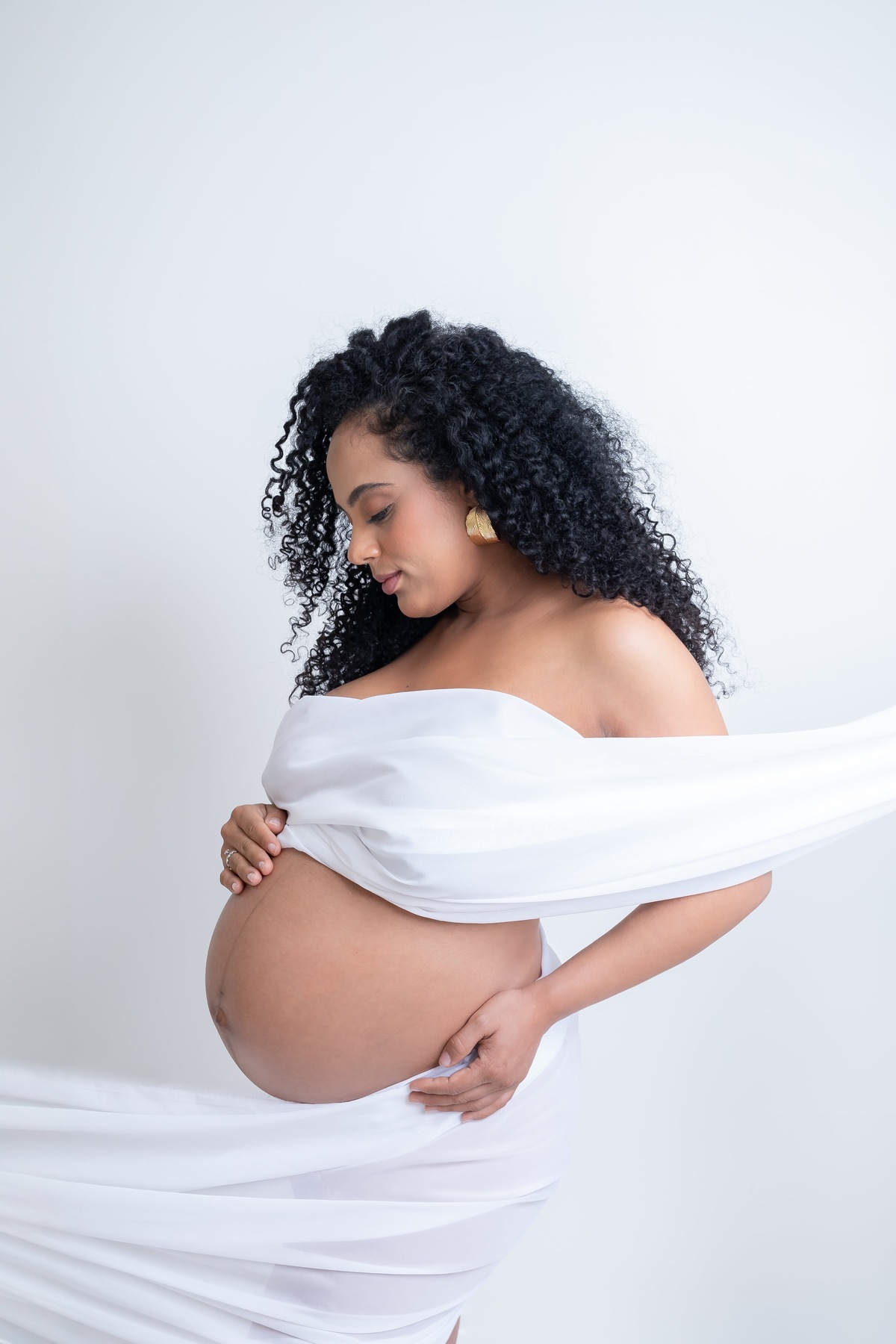 Ensaio de gestante em estudio. Fotografo em londrina especializado em ensaios de bebes e crianças. Momento registrado pela fotografa Giscellayne.