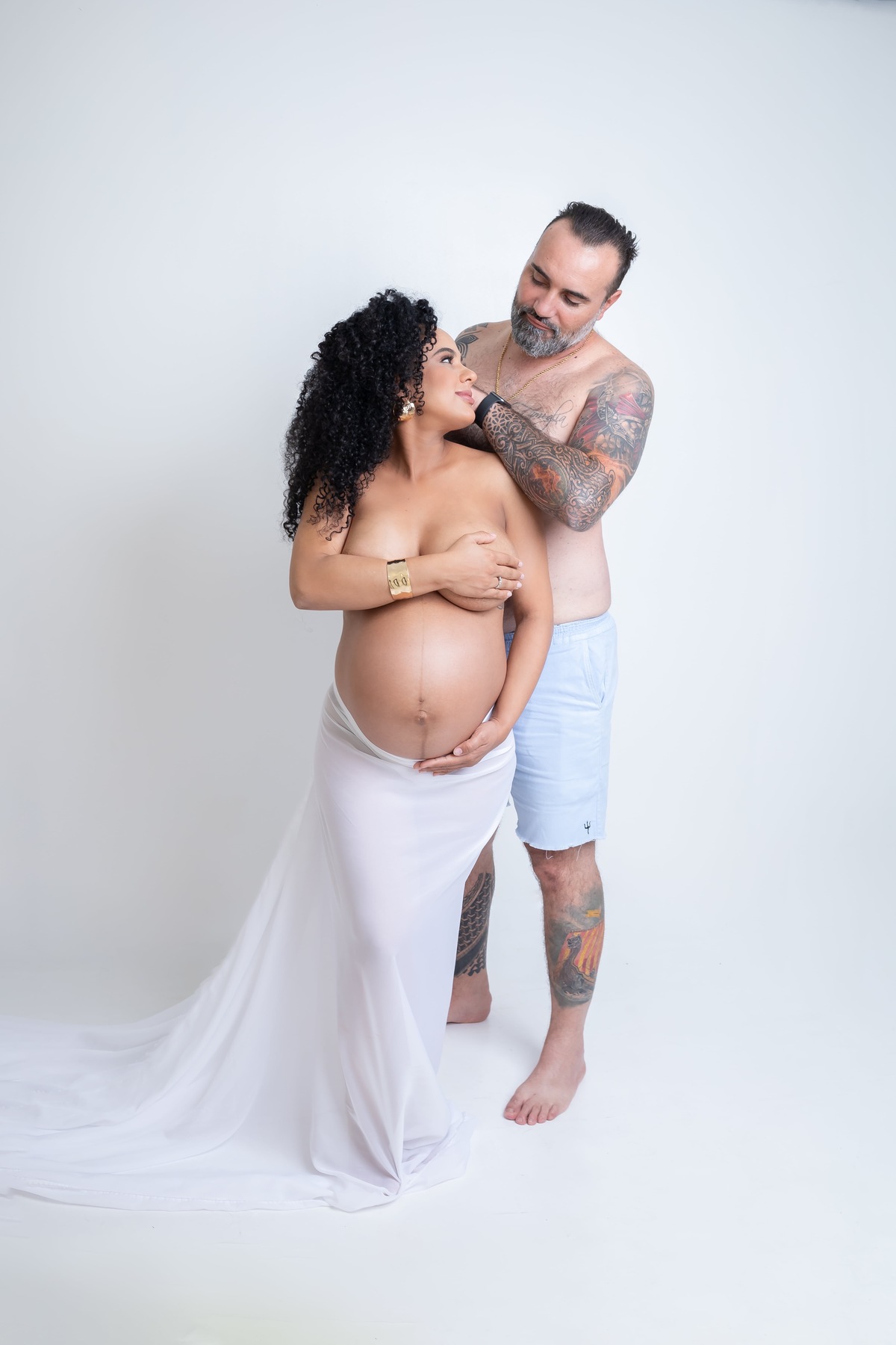 Ensaio de gestante em estudio. Fotografo em londrina especializado em ensaios de bebes e crianças. Momento registrado pela fotografa Giscellayne.