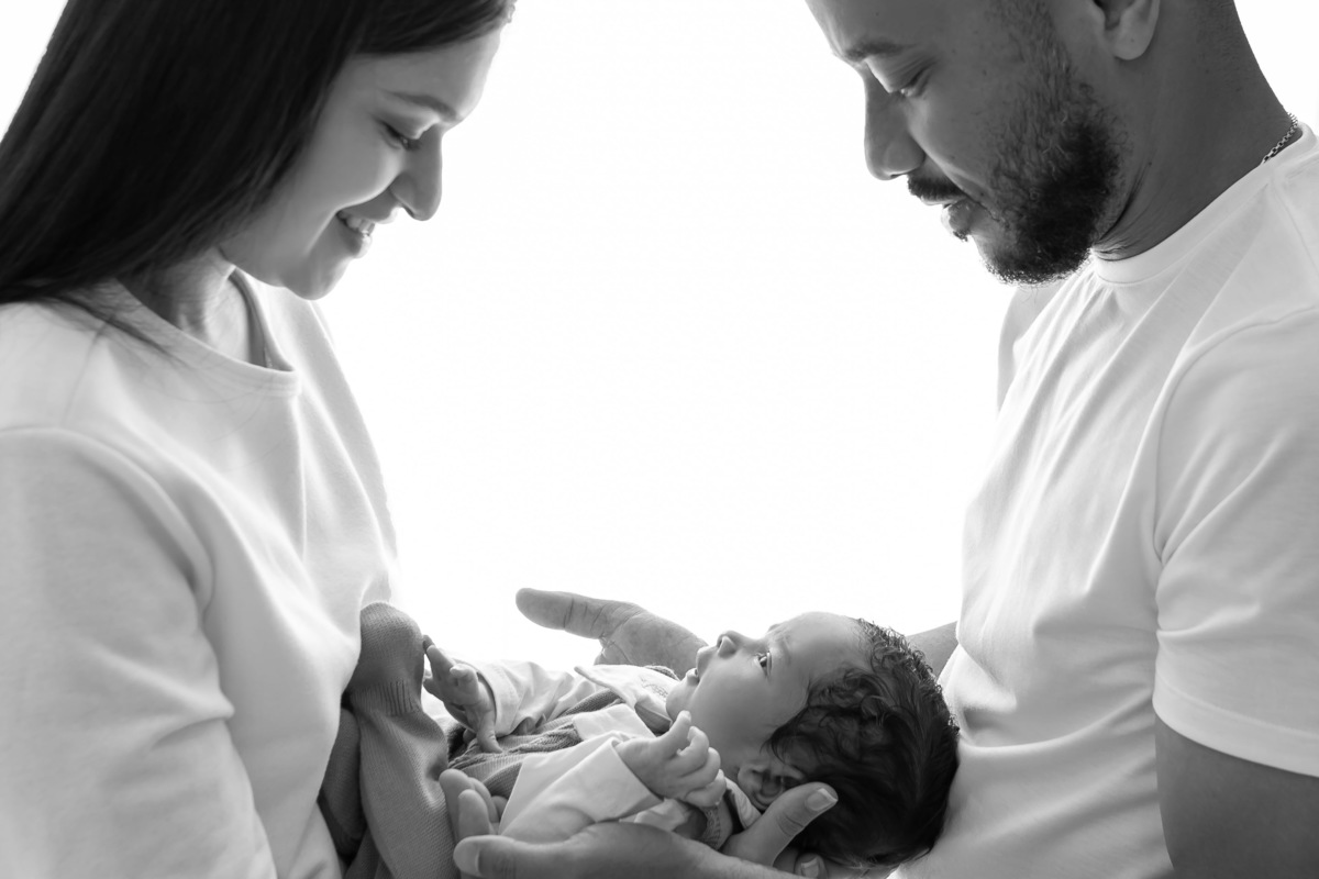Ensaio de acompanhamento em estudio. Fotografo em londrina especializado em ensaios de bebes e crianças. Momento registrado pela fotografa Giscellayne.