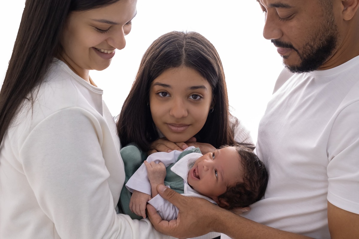 Ensaio de acompanhamento em estudio. Fotografo em londrina especializado em ensaios de bebes e crianças. Momento registrado pela fotografa Giscellayne.
