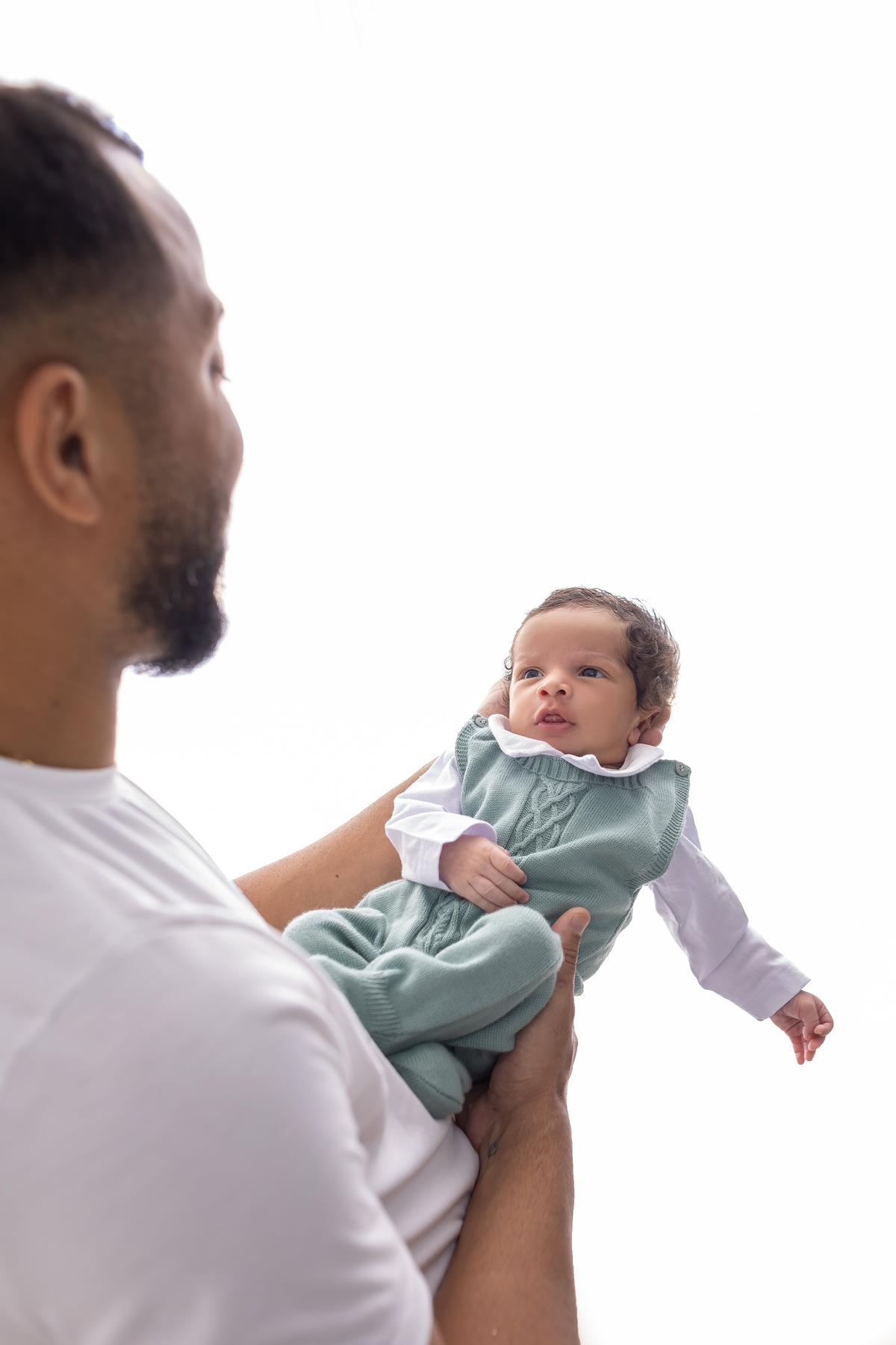 Ensaio de acompanhamento em estudio. Fotografo em londrina especializado em ensaios de bebes e crianças. Momento registrado pela fotografa Giscellayne.