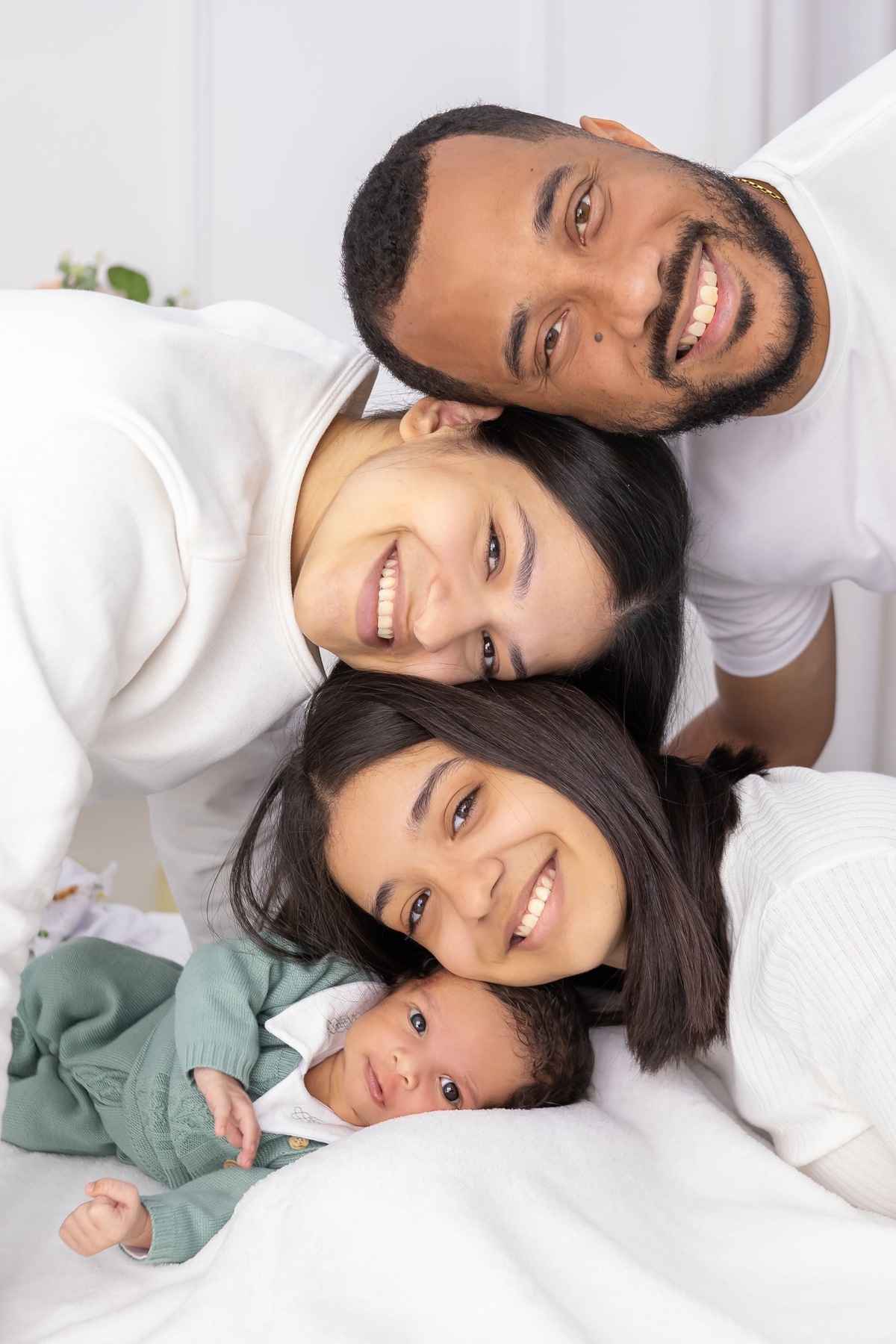 Ensaio de acompanhamento em estudio. Fotografo em londrina especializado em ensaios de bebes e crianças. Momento registrado pela fotografa Giscellayne.