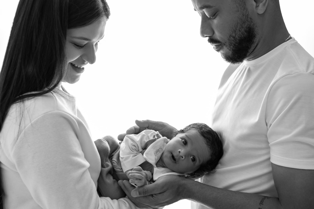 Ensaio de acompanhamento em estudio. Fotografo em londrina especializado em ensaios de bebes e crianças. Momento registrado pela fotografa Giscellayne.