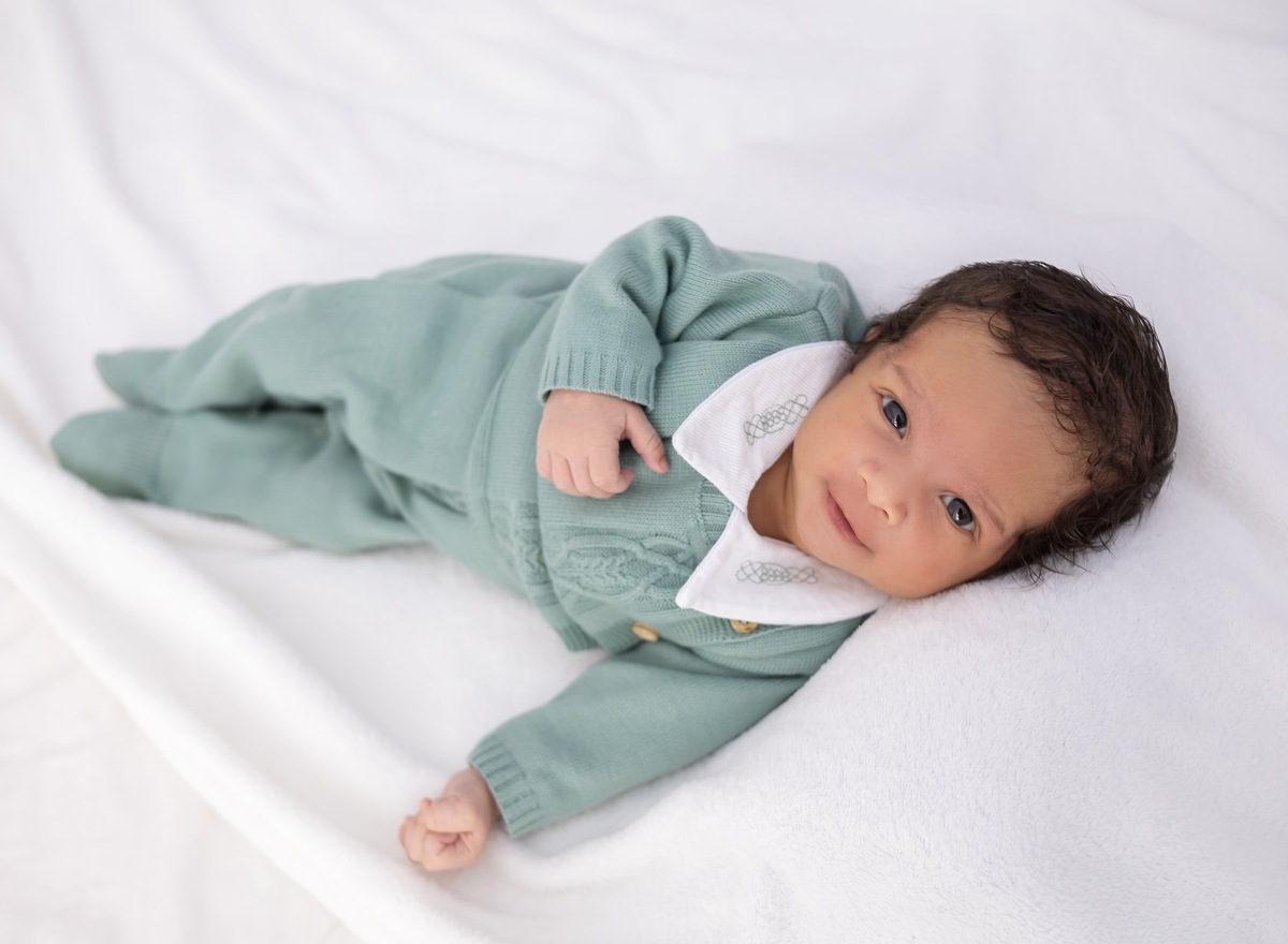 Ensaio de acompanhamento em estudio. Fotografo em londrina especializado em ensaios de bebes e crianças. Momento registrado pela fotografa Giscellayne.