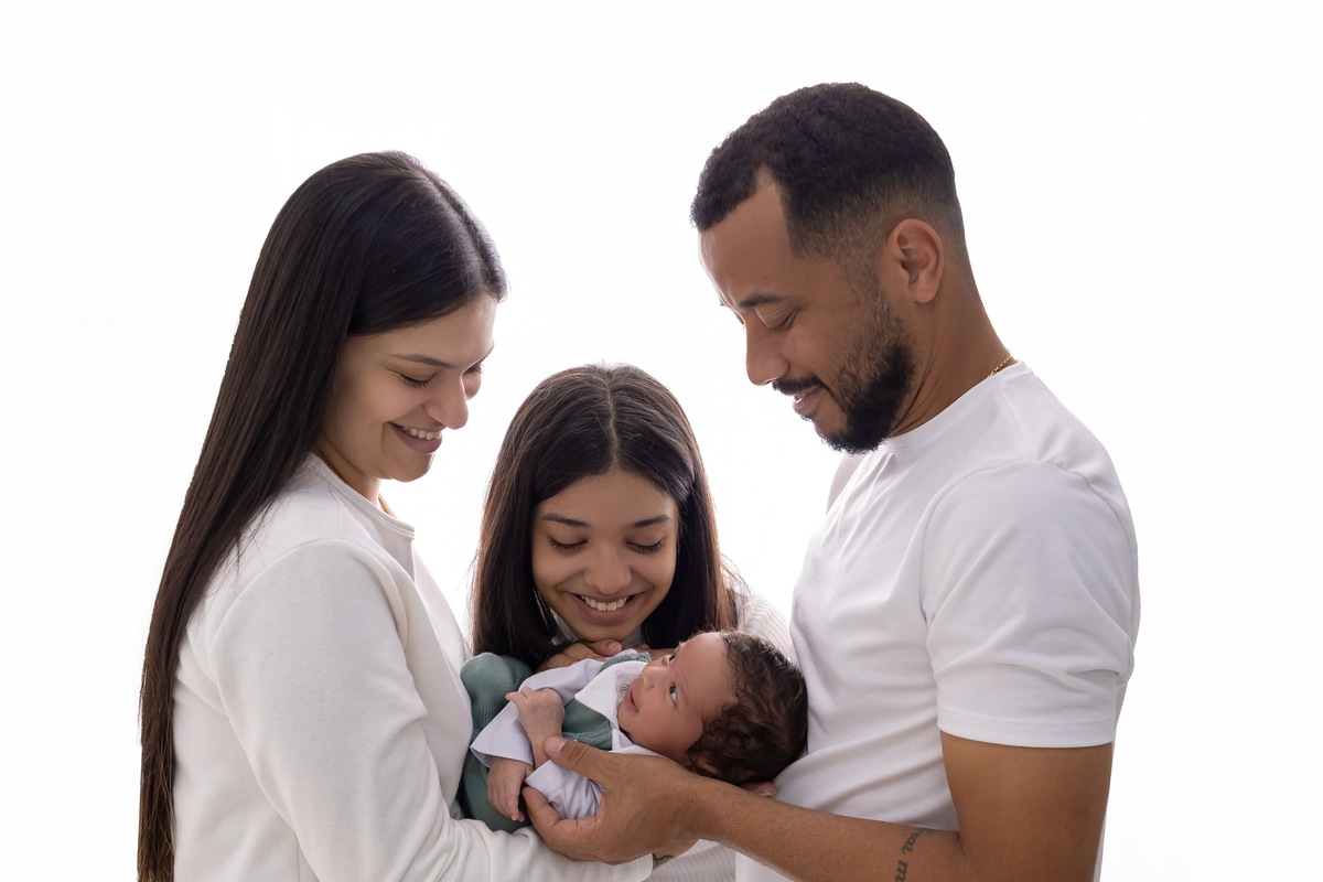 Ensaio de acompanhamento em estudio. Fotografo em londrina especializado em ensaios de bebes e crianças. Momento registrado pela fotografa Giscellayne.