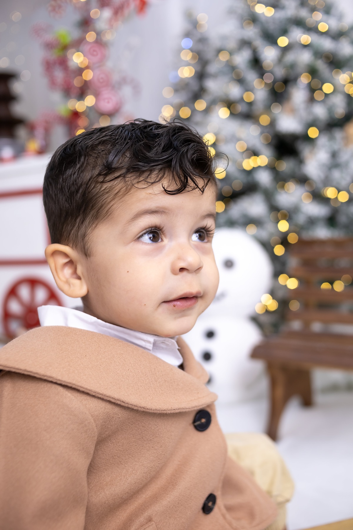 Ensaio de Natal em estudio. Fotografo em Londrina especializado em ensaios de bebes, família e crianças. Momento registrado pela fotografa Giscellayne.