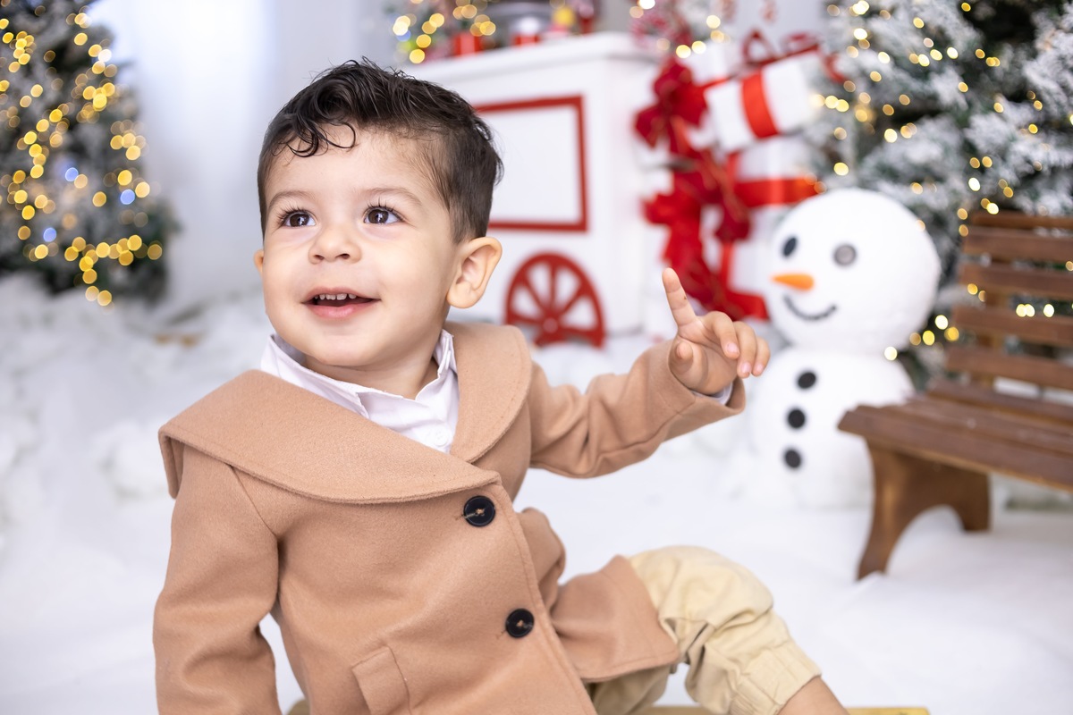 Ensaio de Natal em estudio. Fotografo em Londrina especializado em ensaios de bebes, família e crianças. Momento registrado pela fotografa Giscellayne.