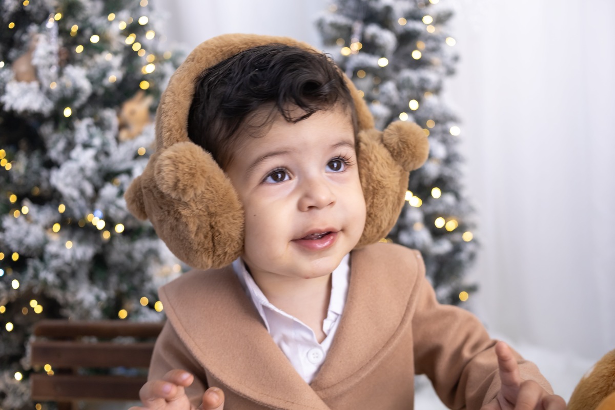 Ensaio de Natal em estudio. Fotografo em Londrina especializado em ensaios de bebes, família e crianças. Momento registrado pela fotografa Giscellayne.