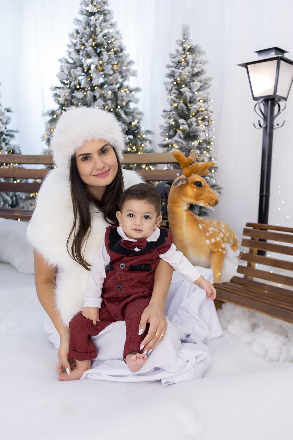 Ensaio de Natal em estudio. Fotografo em Londrina especializado em ensaios de bebes, família e crianças. Momento registrado pela fotografa Giscellayne.