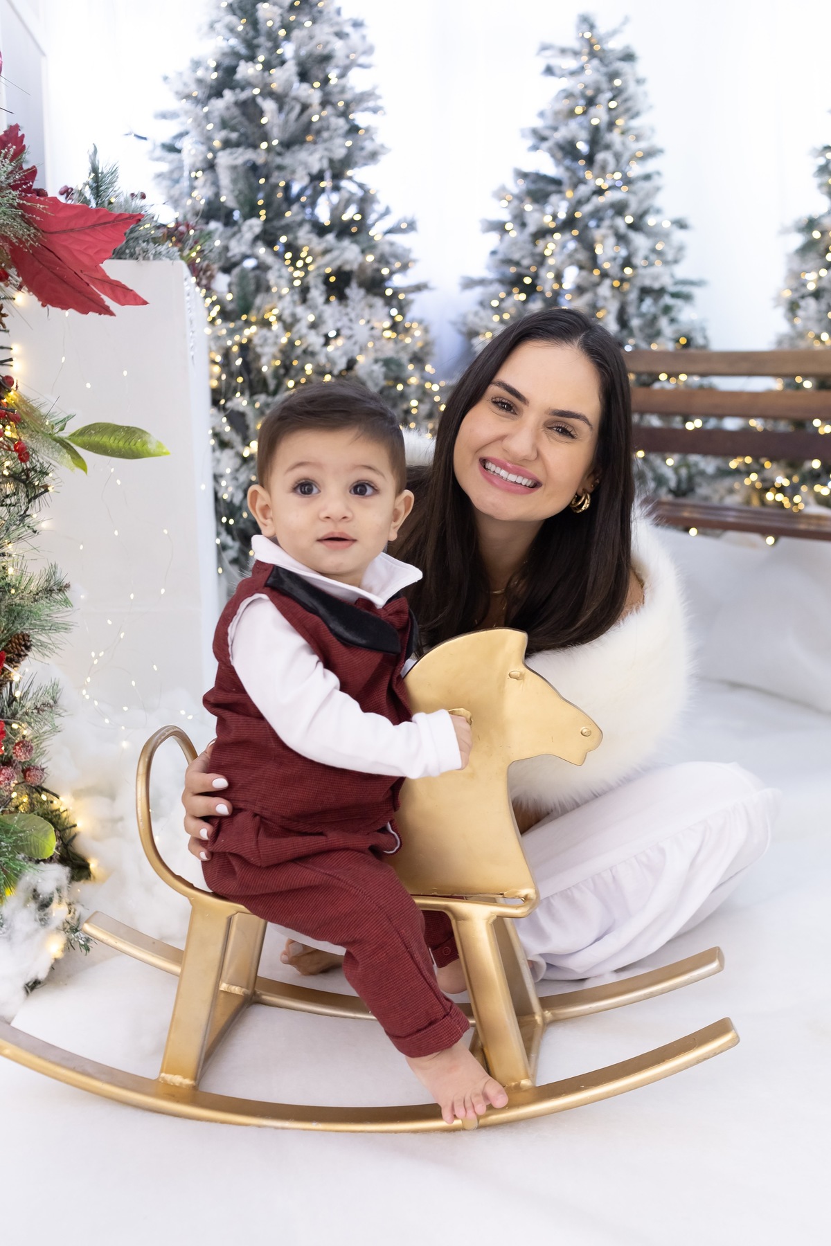 Ensaio de Natal em estudio. Fotografo em Londrina especializado em ensaios de bebes, família e crianças. Momento registrado pela fotografa Giscellayne.